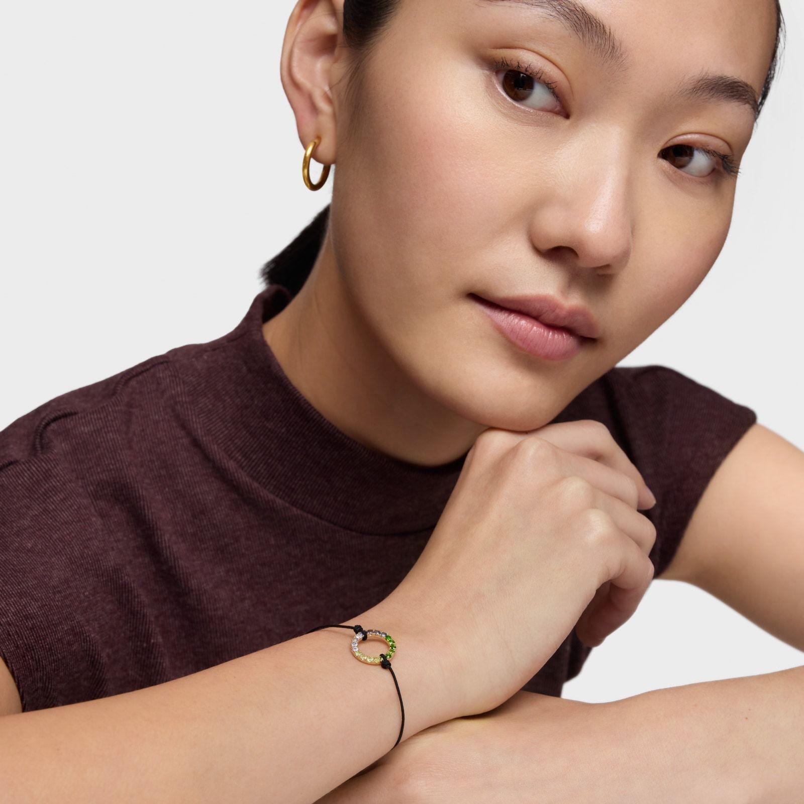 Pulsera con baño de oro 18 kt sobre plata, gemas y nylon negro Straight-4