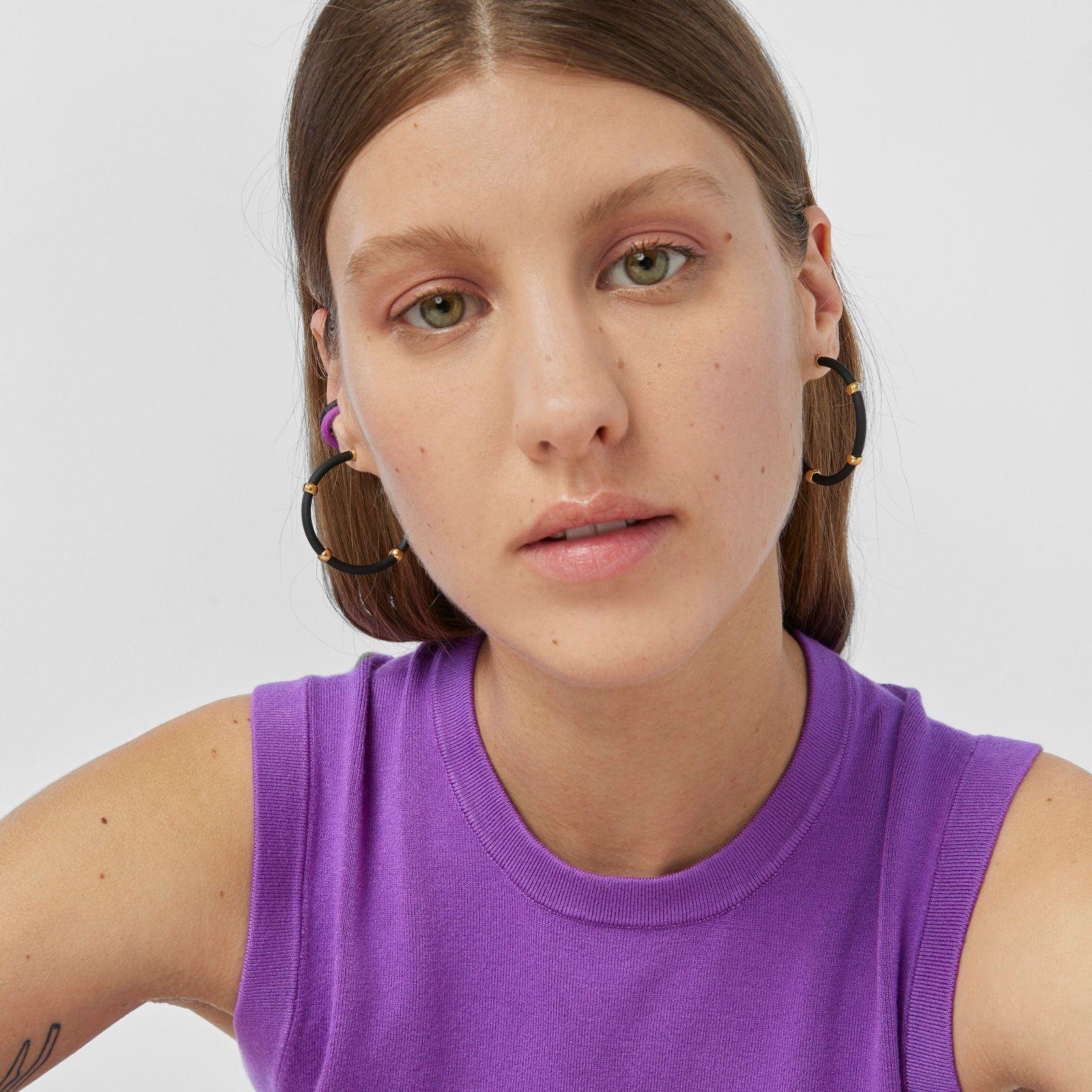 Aros de color negro y plata vermeil St. Tropez Caucho Tous-5