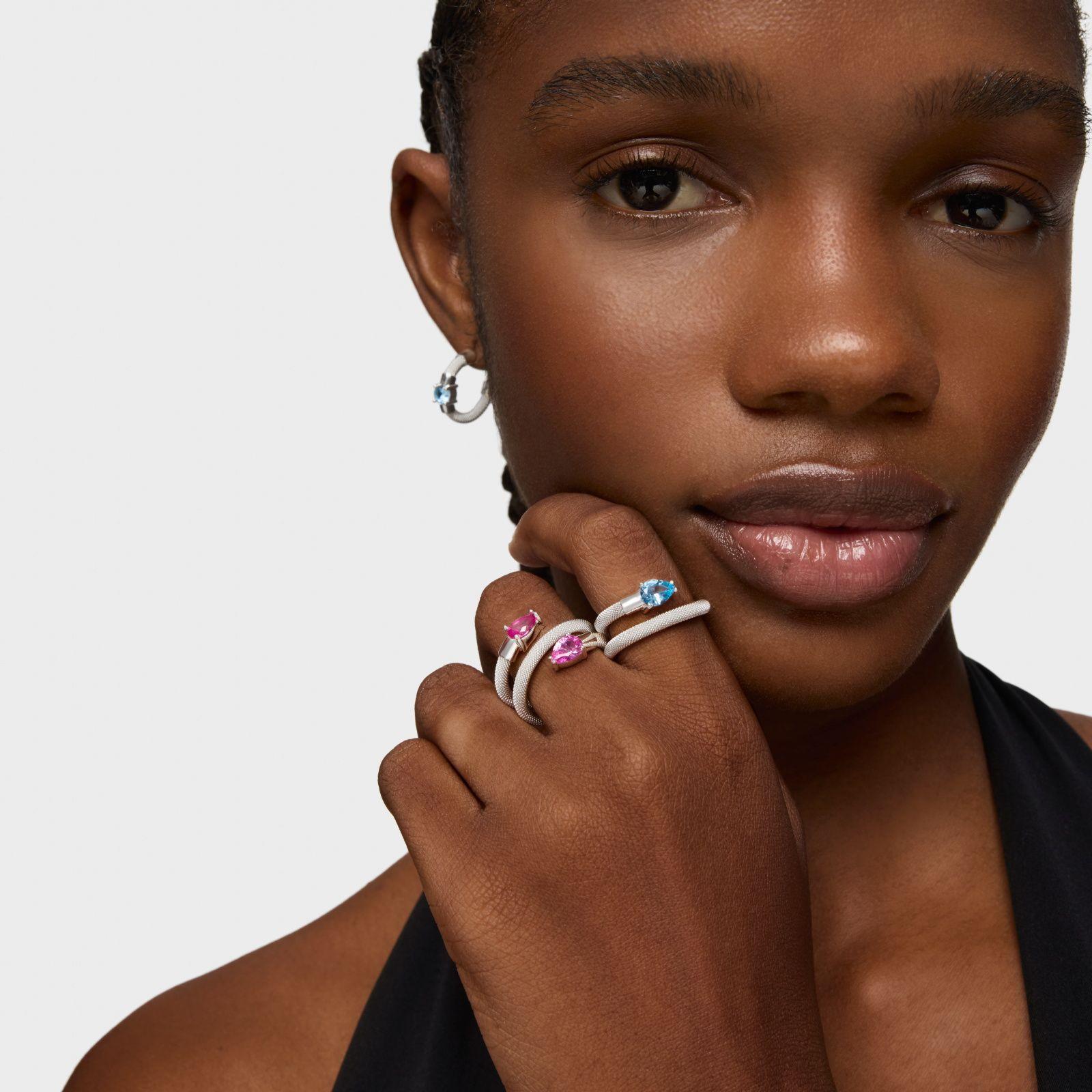 Anillo espiral de plata y espinela creada en laboratorio TOUS Mesh LGG-4