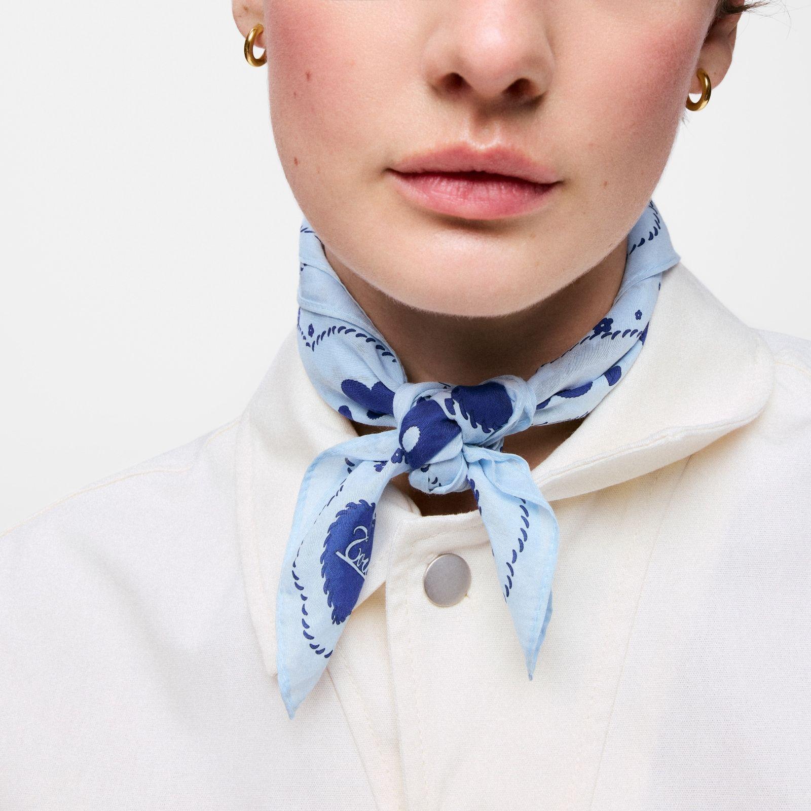 Pañuelo cuadrado azul cielo TOUS Motifs Paisley-2