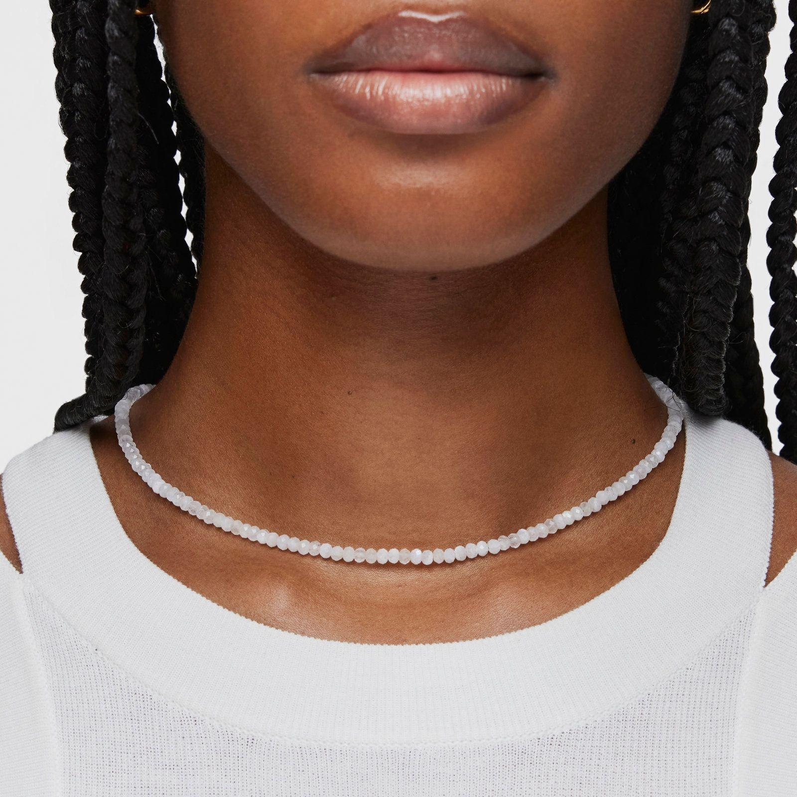 Collar corto de plata y piedra luna Basic Colors-5