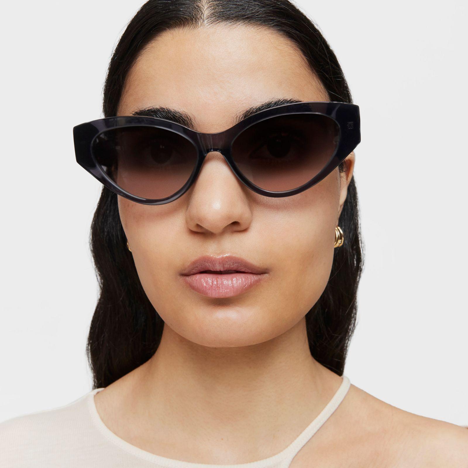 Gafas de sol grises TOUS Cat Eye-1