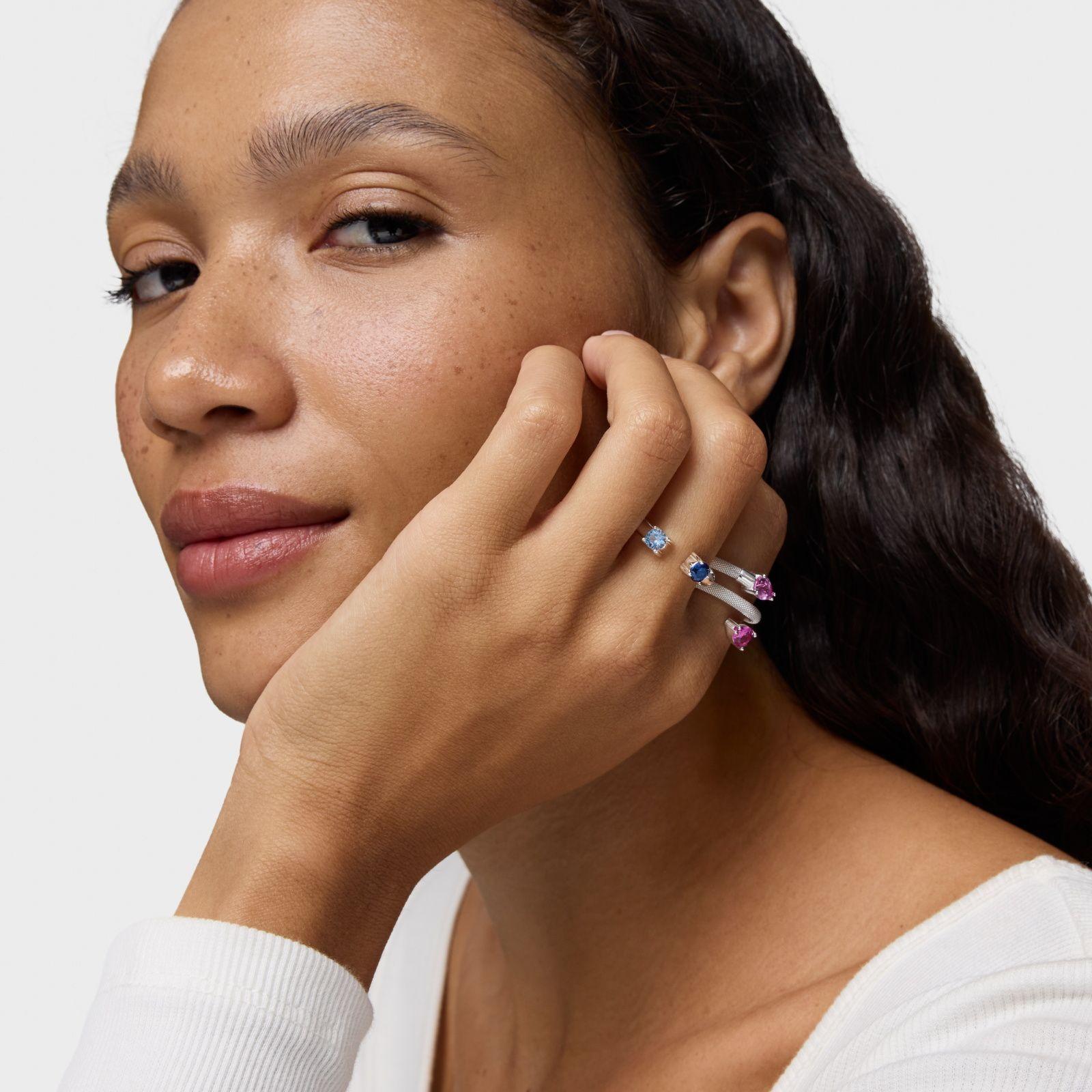 Anillo abierto de plata y espinela creada en laboratorio-4