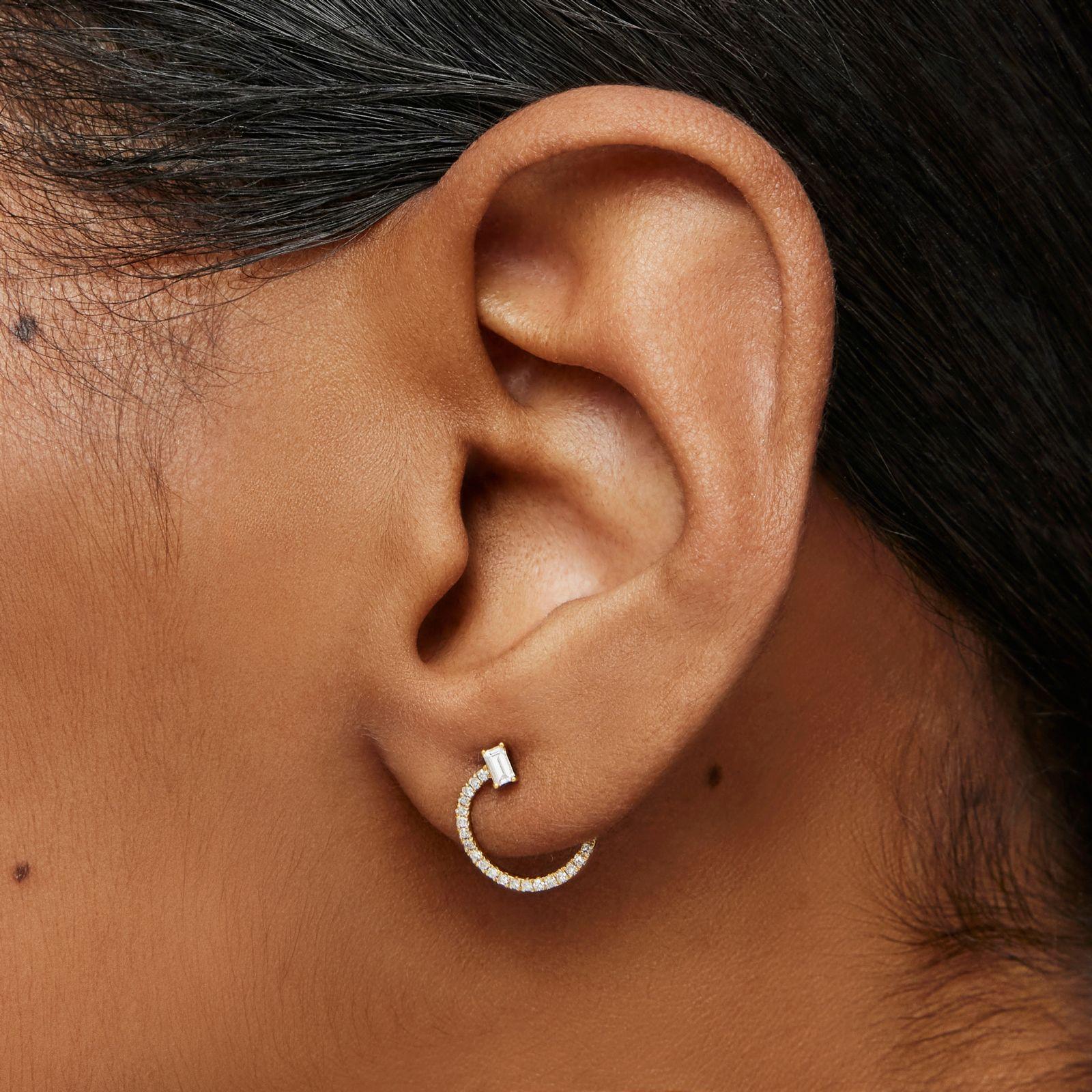 Pendientes medio círculo de oro y diamantes Les Classiques-4