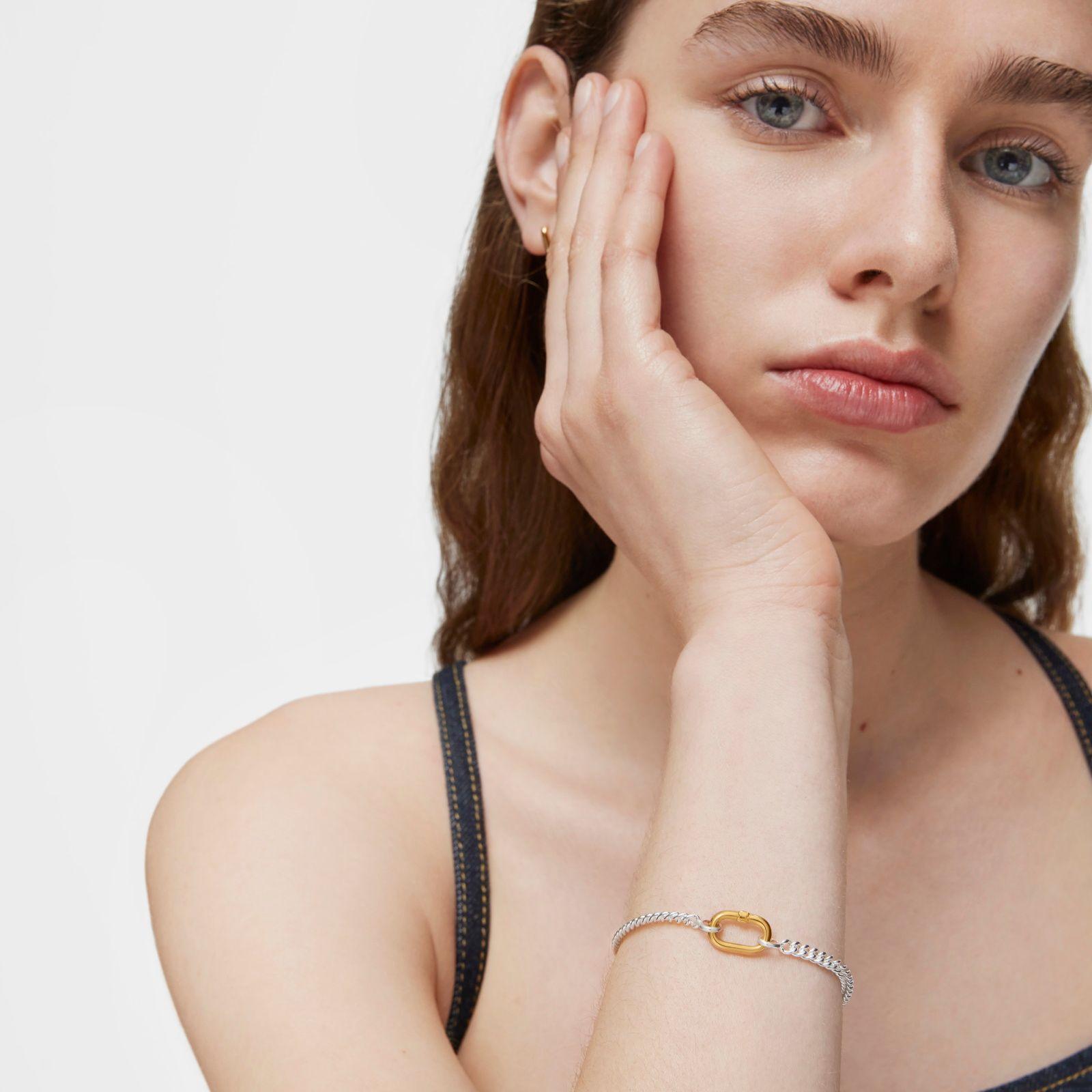 Pulsera de plata con anilla bicolor Hold Oval-4