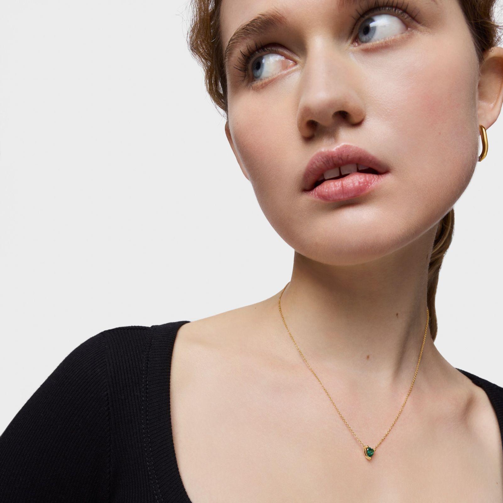 Collar corto con baño de oro 18 kt sobre plata y esmeralda-3
