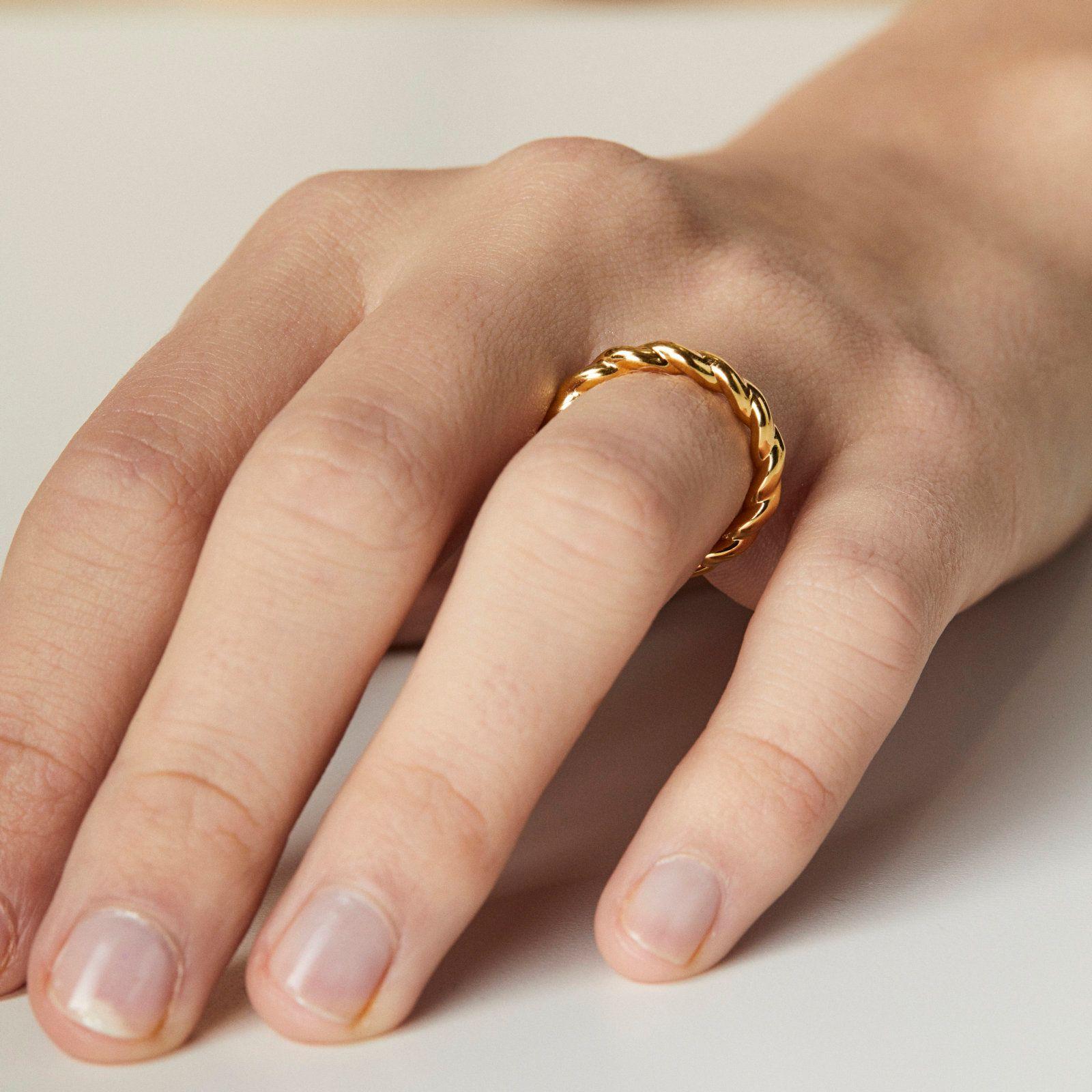 Anillo de oro Twisted-4