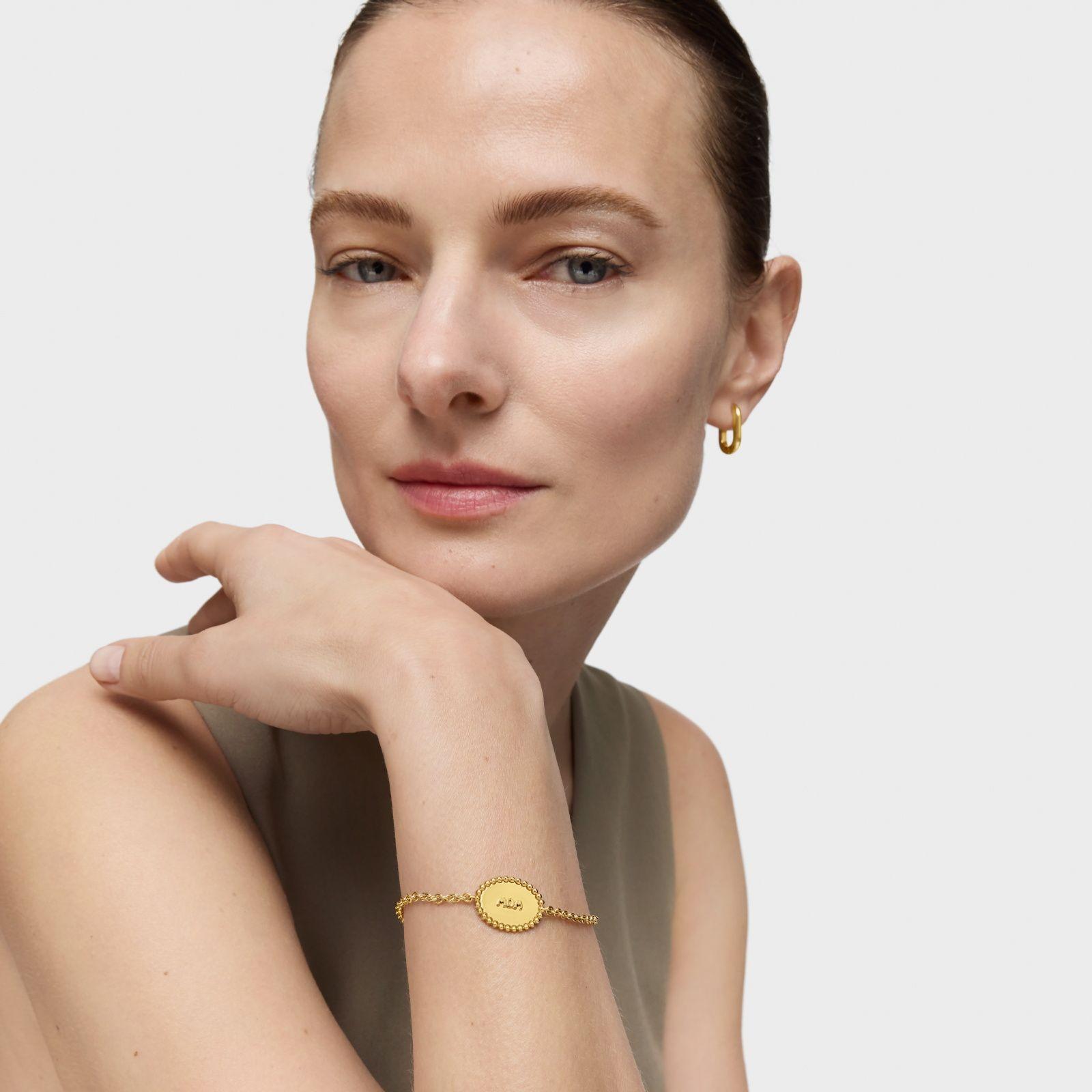 Pulsera cadena con baño de oro 18 kt plata placa TOUS Mom-5