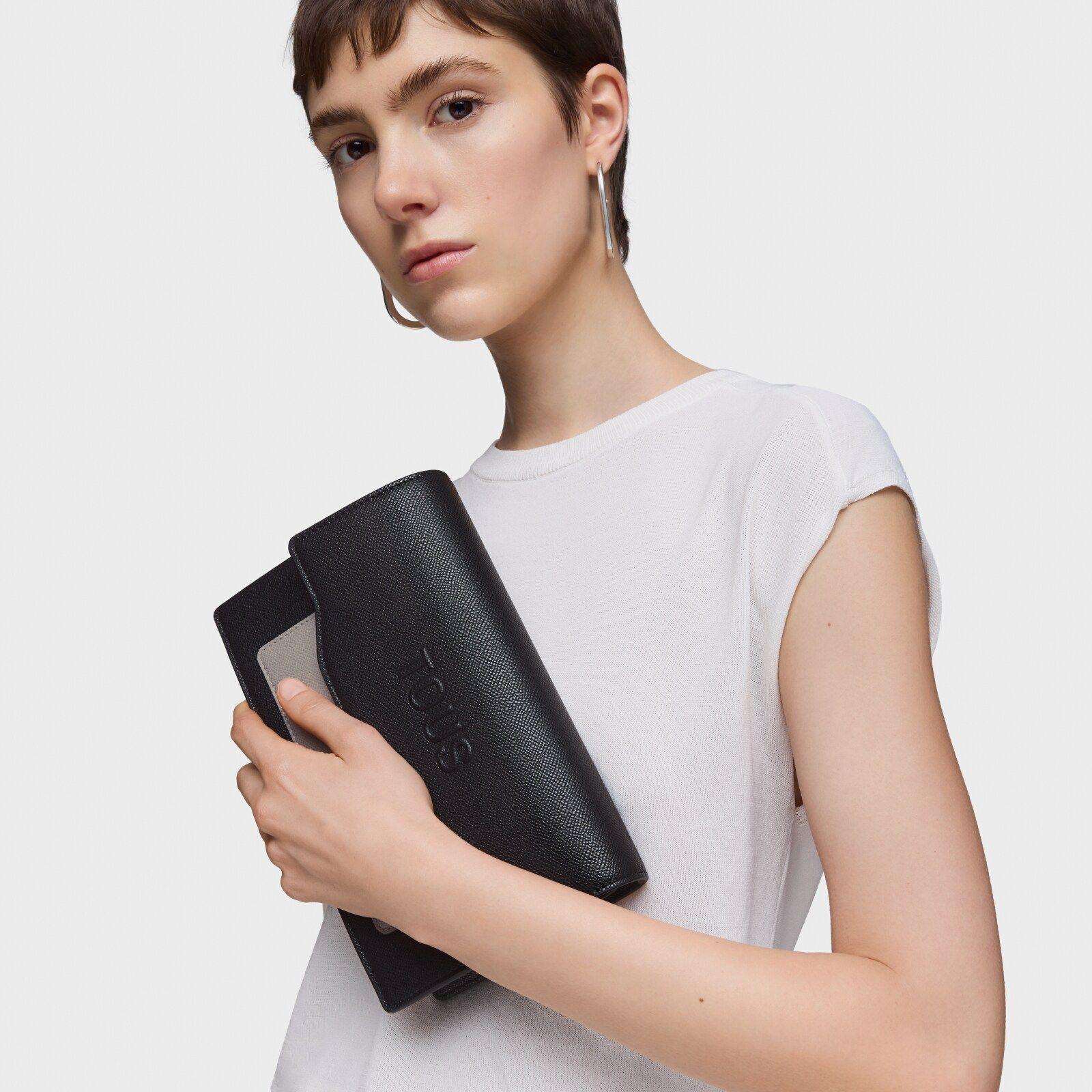 Clutch negro y gris Audree Saffiano-3