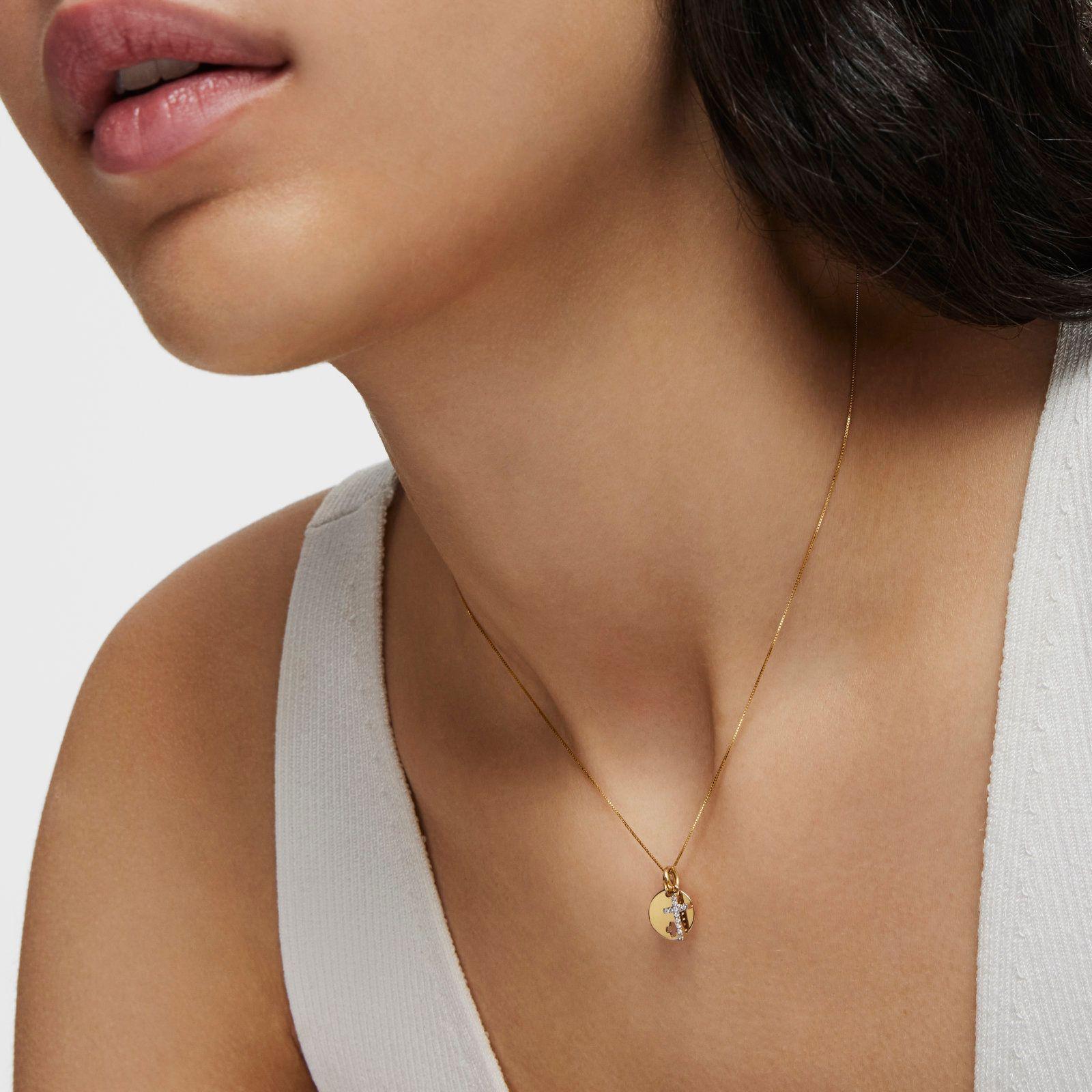 Colgante medalla detalle cruz de oro 18 kt Basics-3