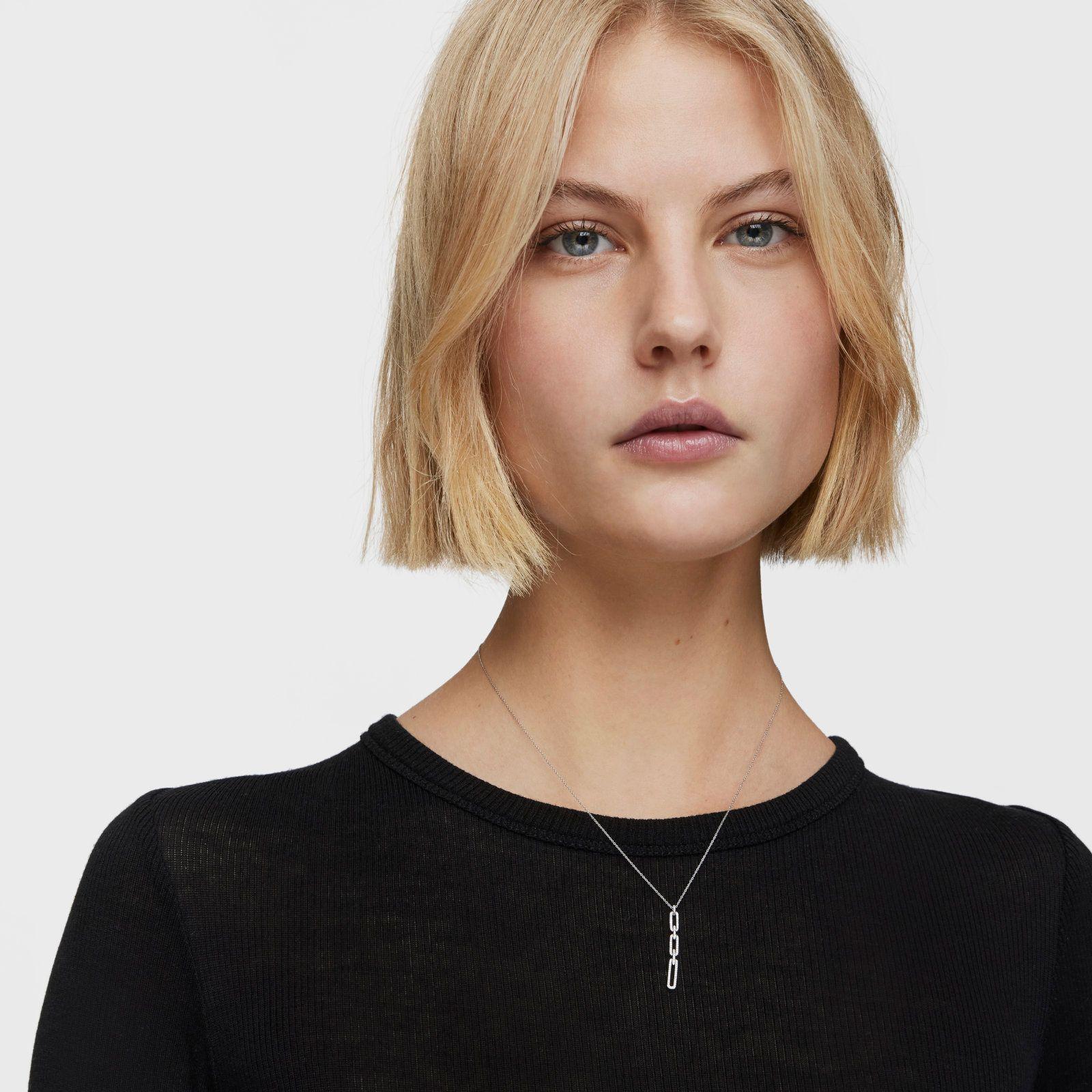 Collar corto oval de oro blanco con diamantes Les Classiques-4