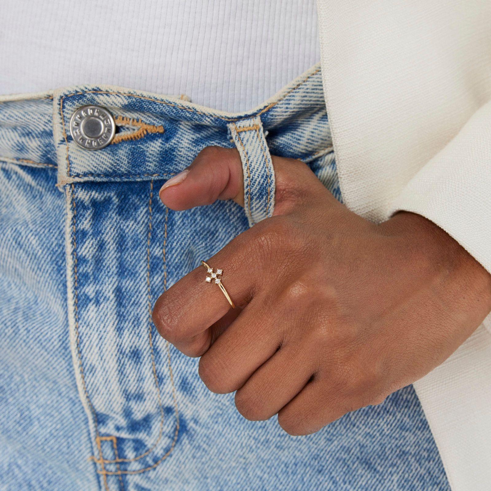 Anillo cruz de oro y diamantes Les Classiques-5