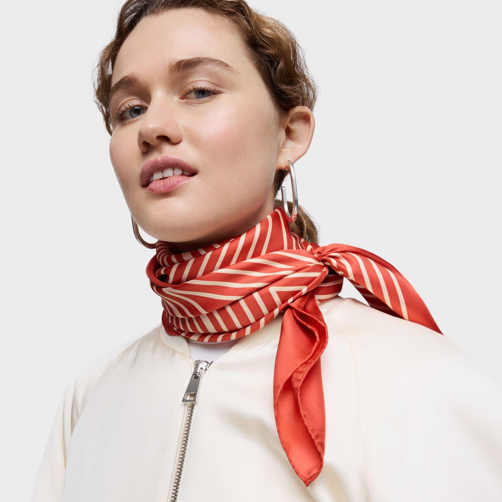 Pañuelo cuadrado naranja TOUS Maze-3