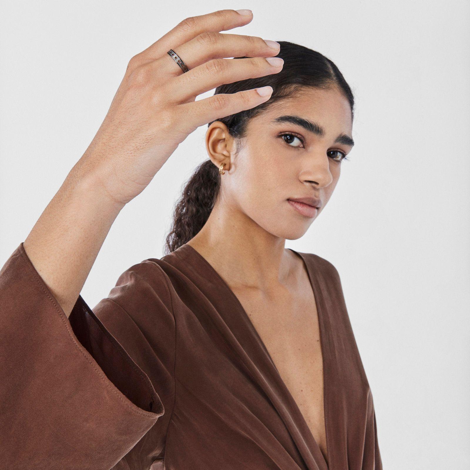 Anillo dark silver con siluetas oso Bear Row Tous-4