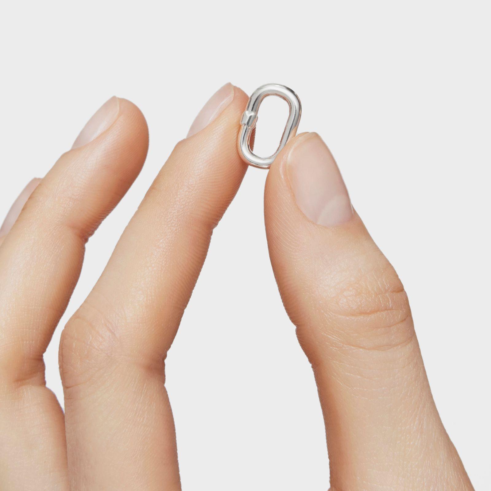 Colgante pequeño de plata Hold Oval-8