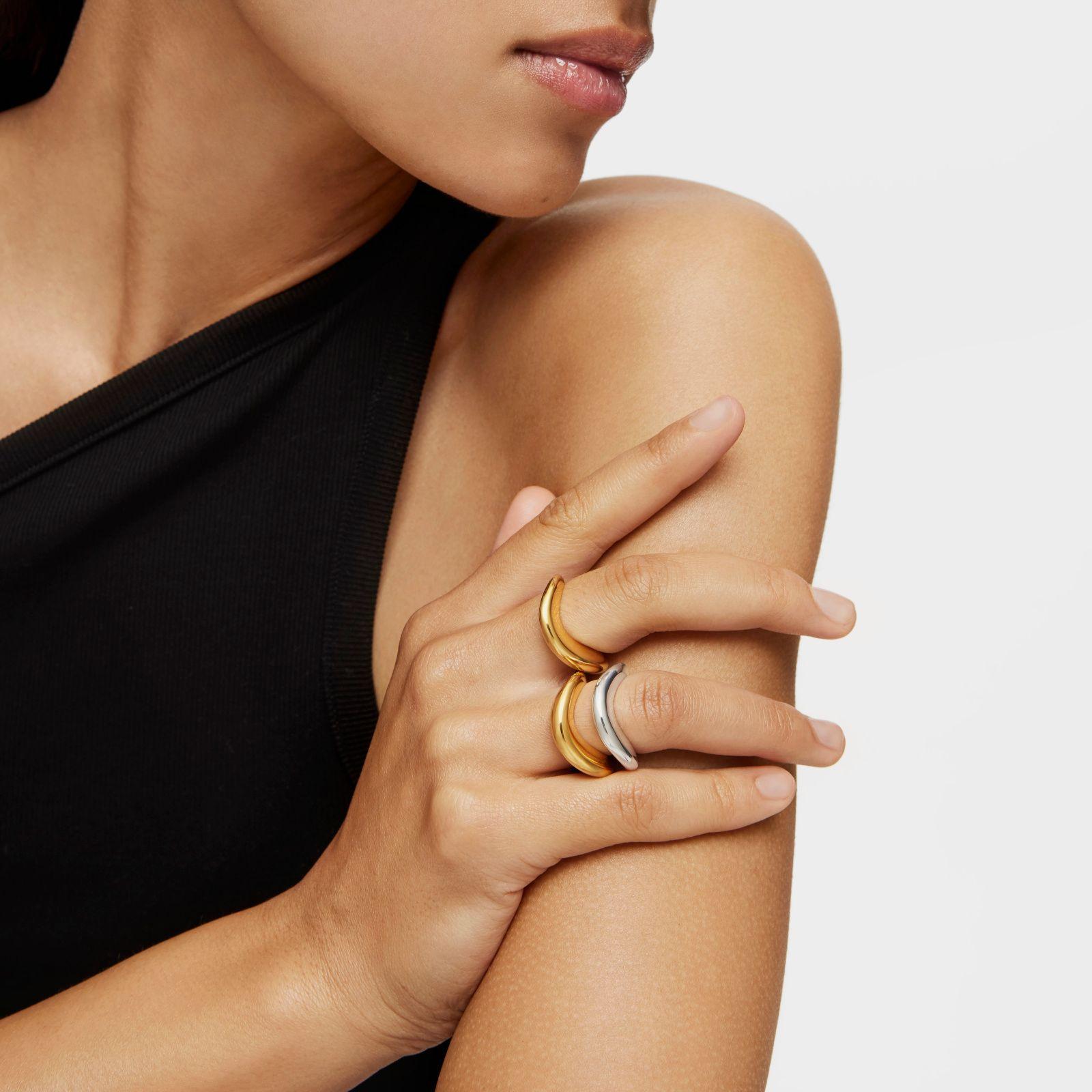 Anillo pequeño con baño de oro de 18 kt sobre plata-5