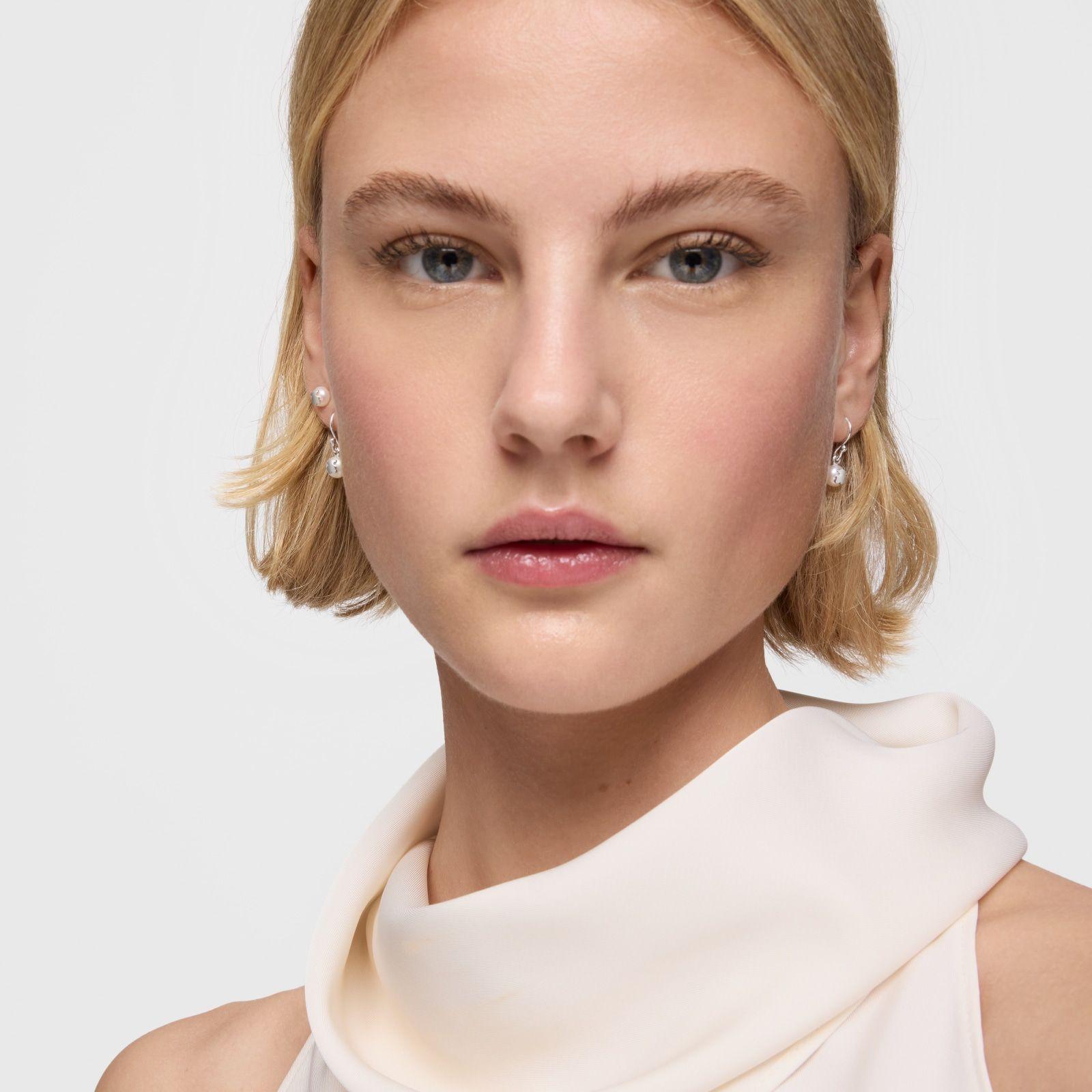 Pendientes cortos de plata y perlas cultivadas Icon Pearl-4