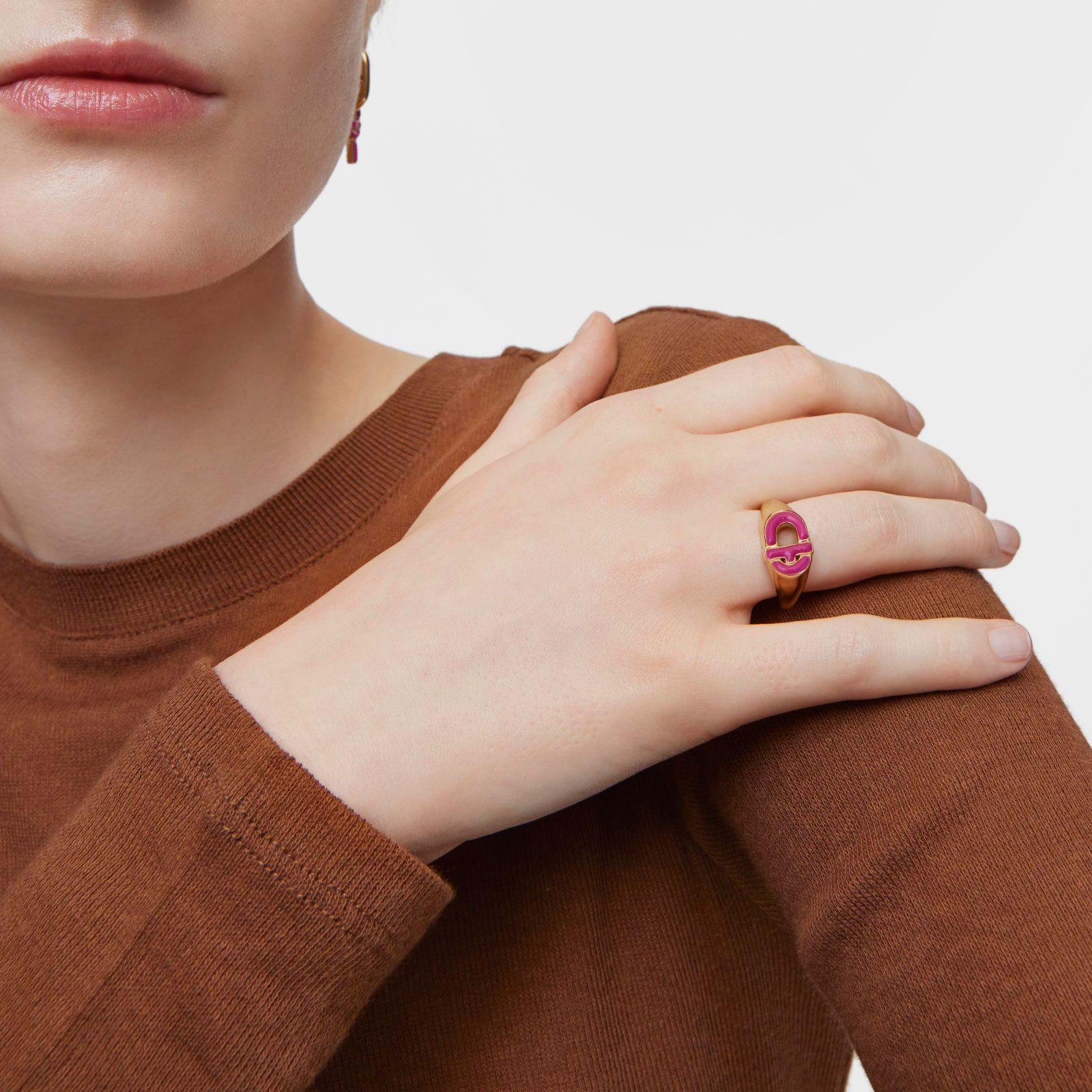 Sello con baño de oro 18 kt sobre plata y esmalte fucsia-3