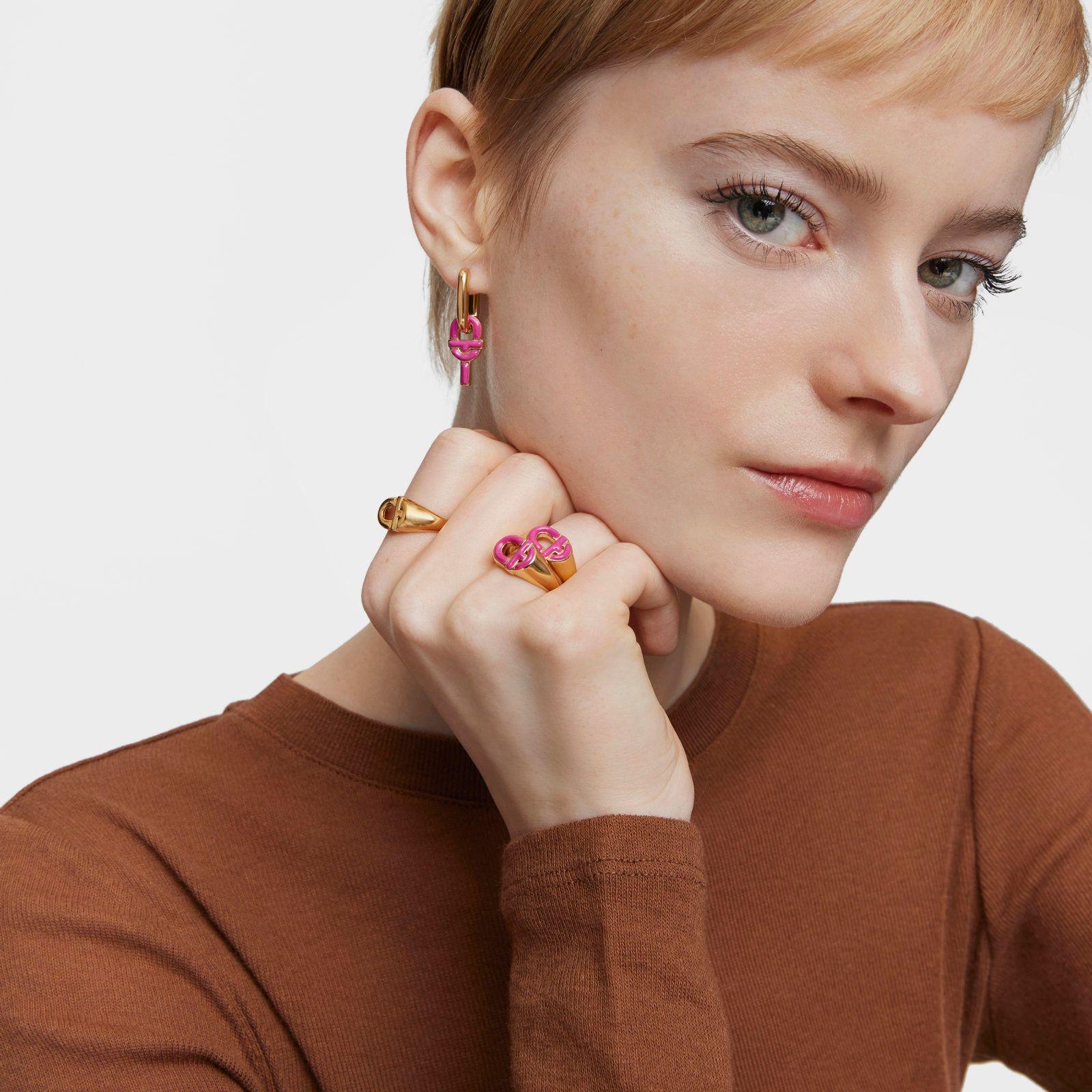 Sello con baño de oro 18 kt sobre plata y esmalte fucsia-4