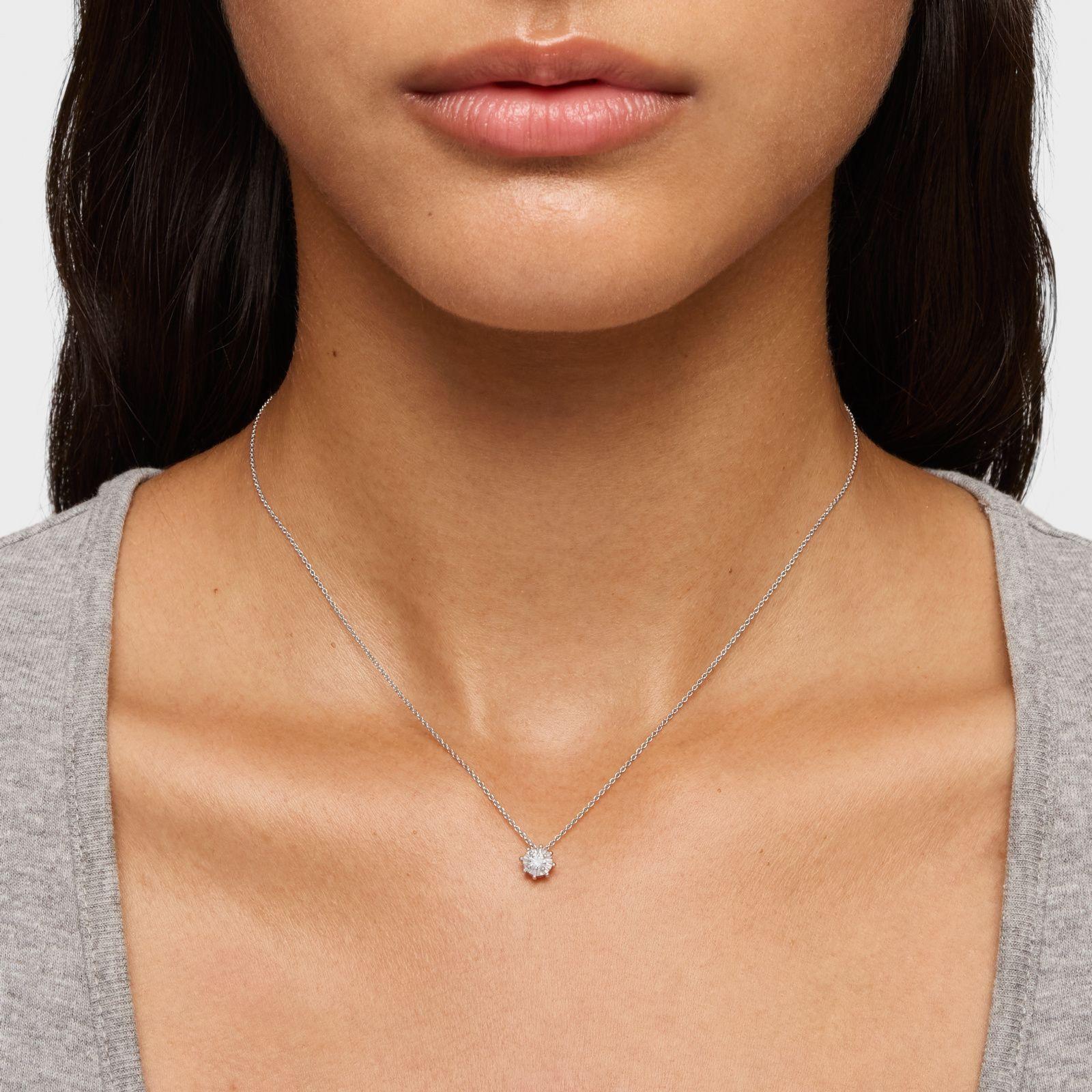 Collar corto rosetón oro blanco y diamantes Les Classiques-6