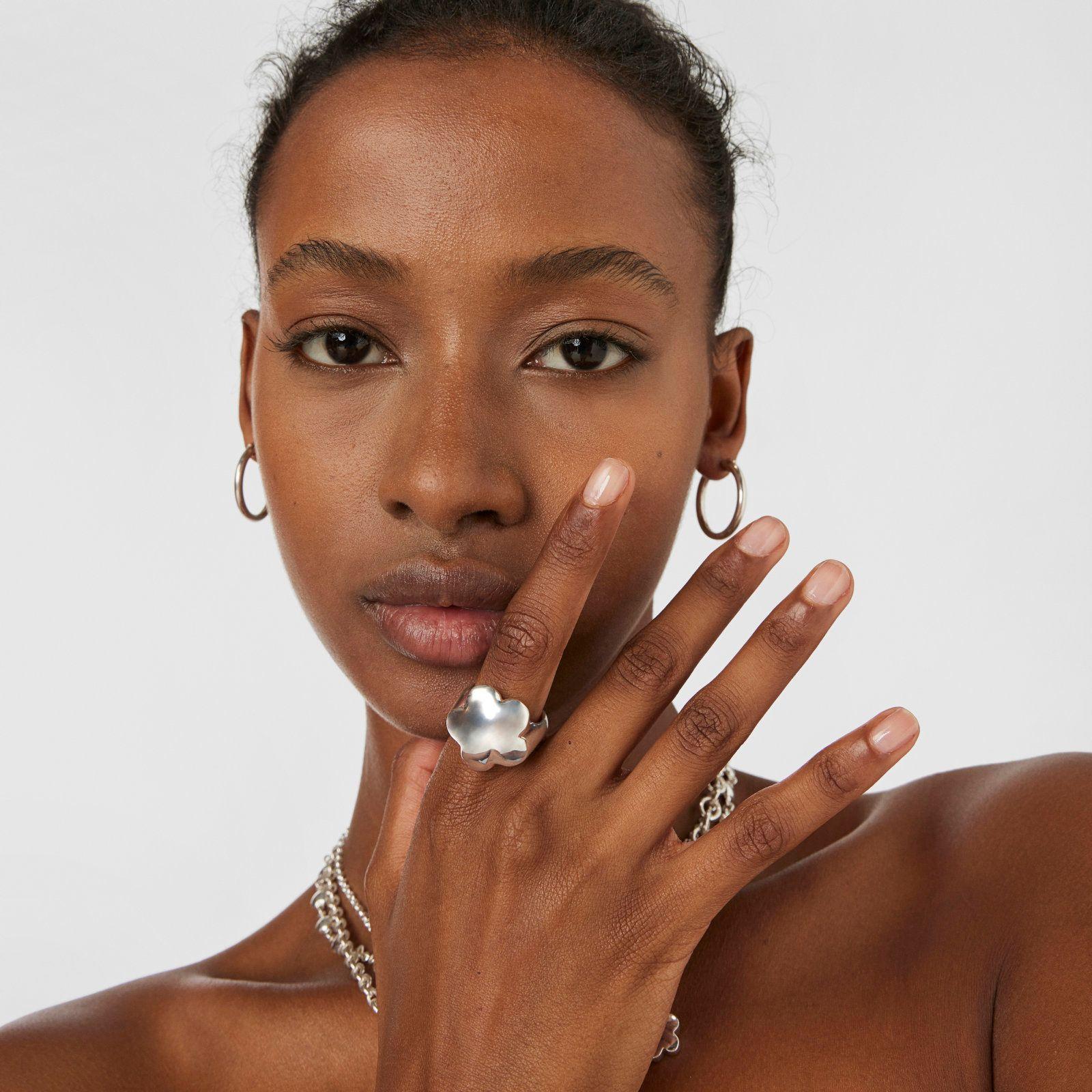 Anillo sello de plata flor Bold Motif Tous-4