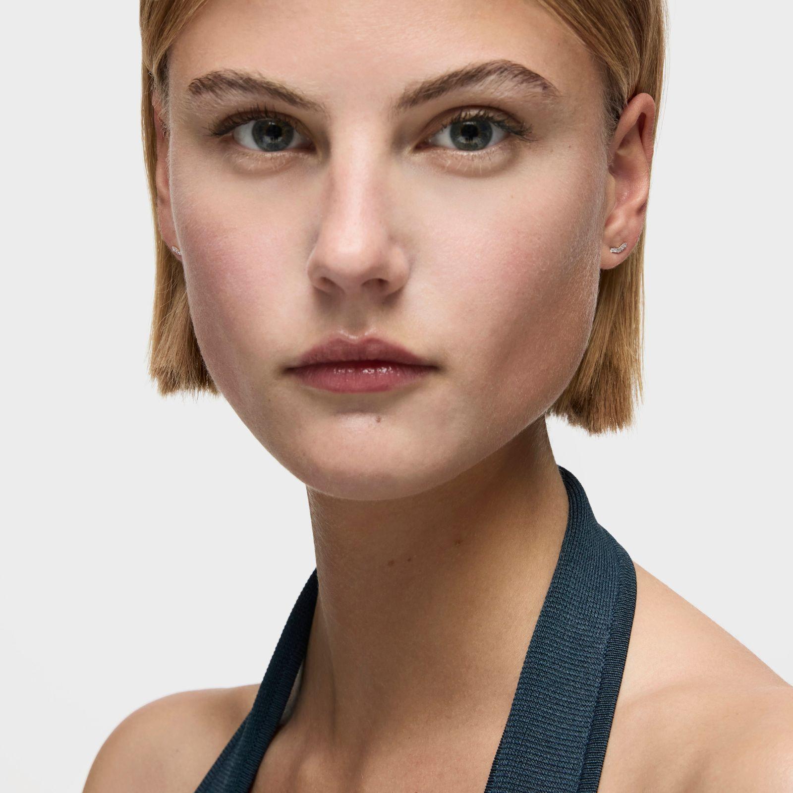 Pendientes tira de oro y diamantes 0,08 ct Les Classiques-3