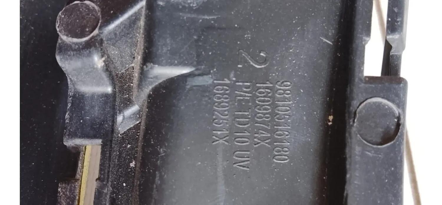 Rejilla Inferior Peugeot 208 2015/2020 Negro-1