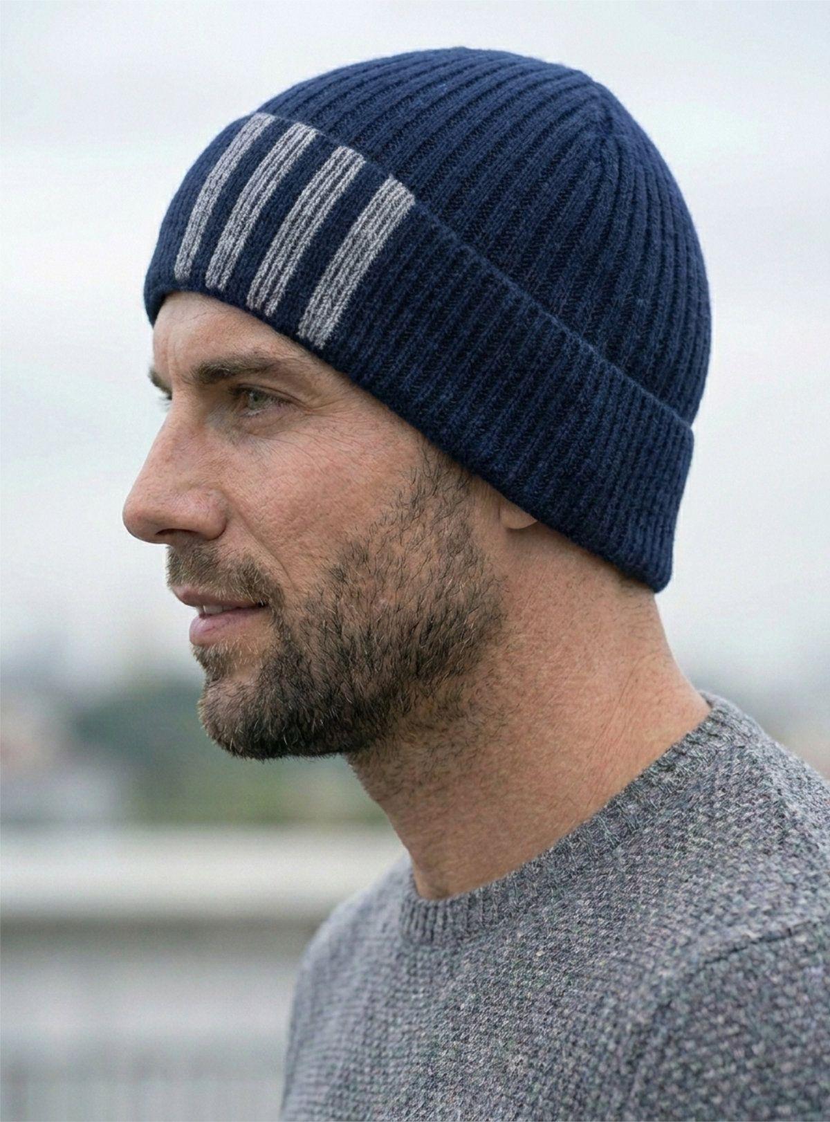 Gorro de Lana Azul Marino con Detalles de Rayas Grises para Hombre 4L-0