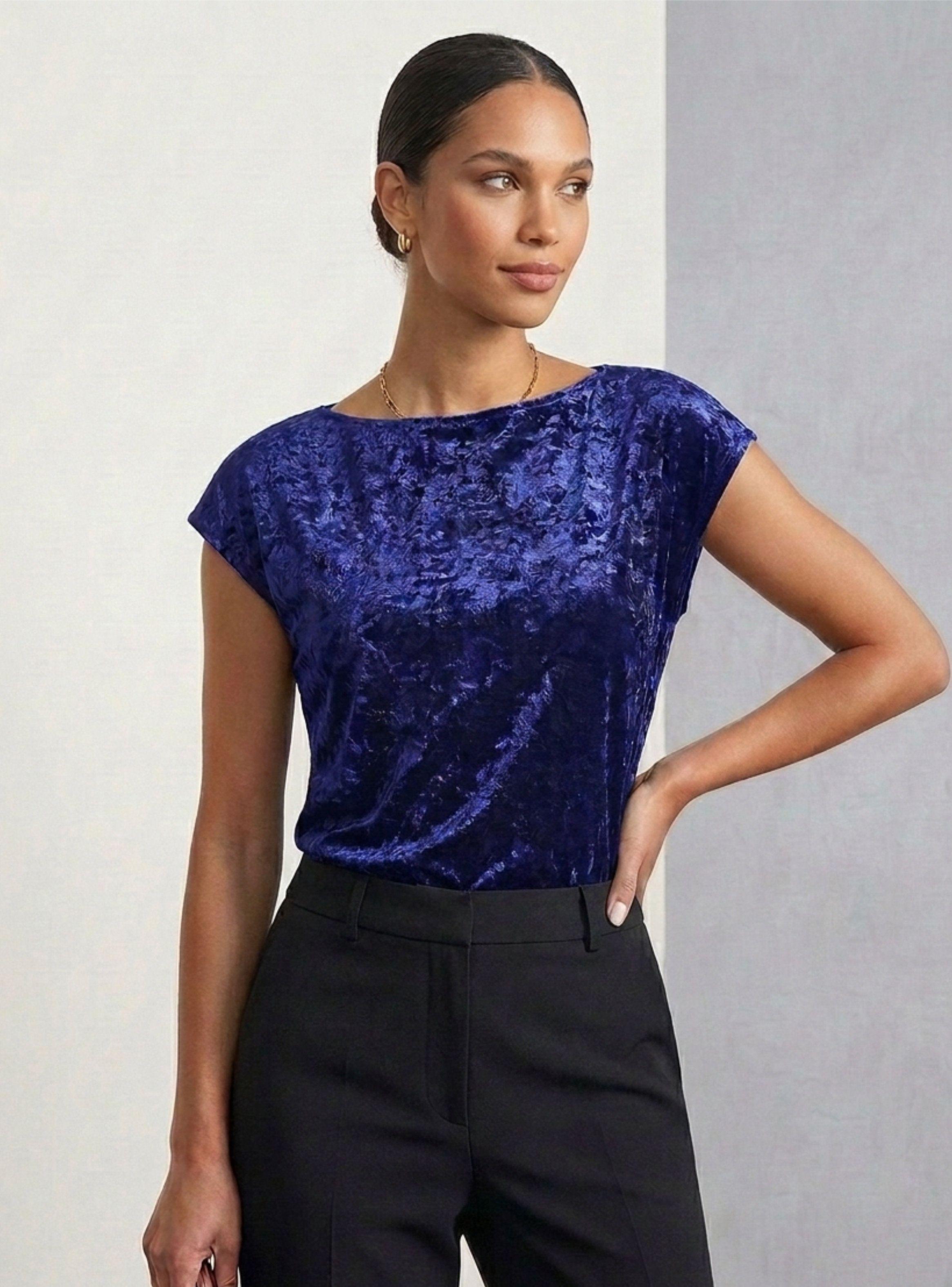 Blusa de Terciopelo Devoré Azul Efecto Texturizado y Manga Corta-2