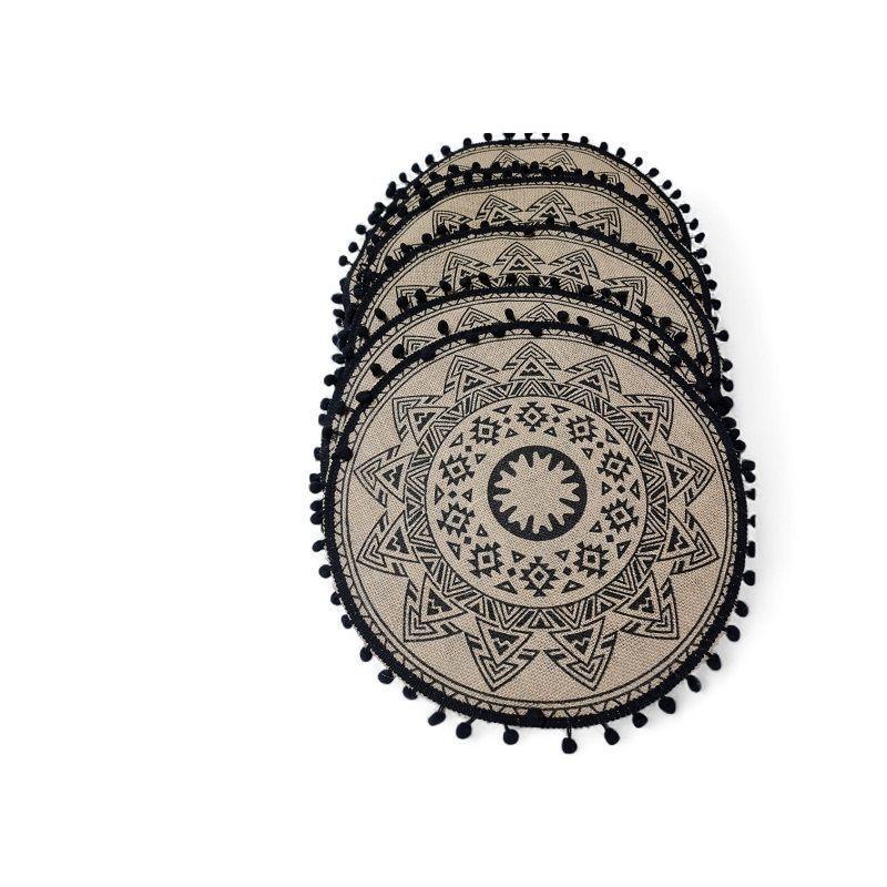 INDIVIDUALES DE MESA CON DECORACION DE POMPONES-2