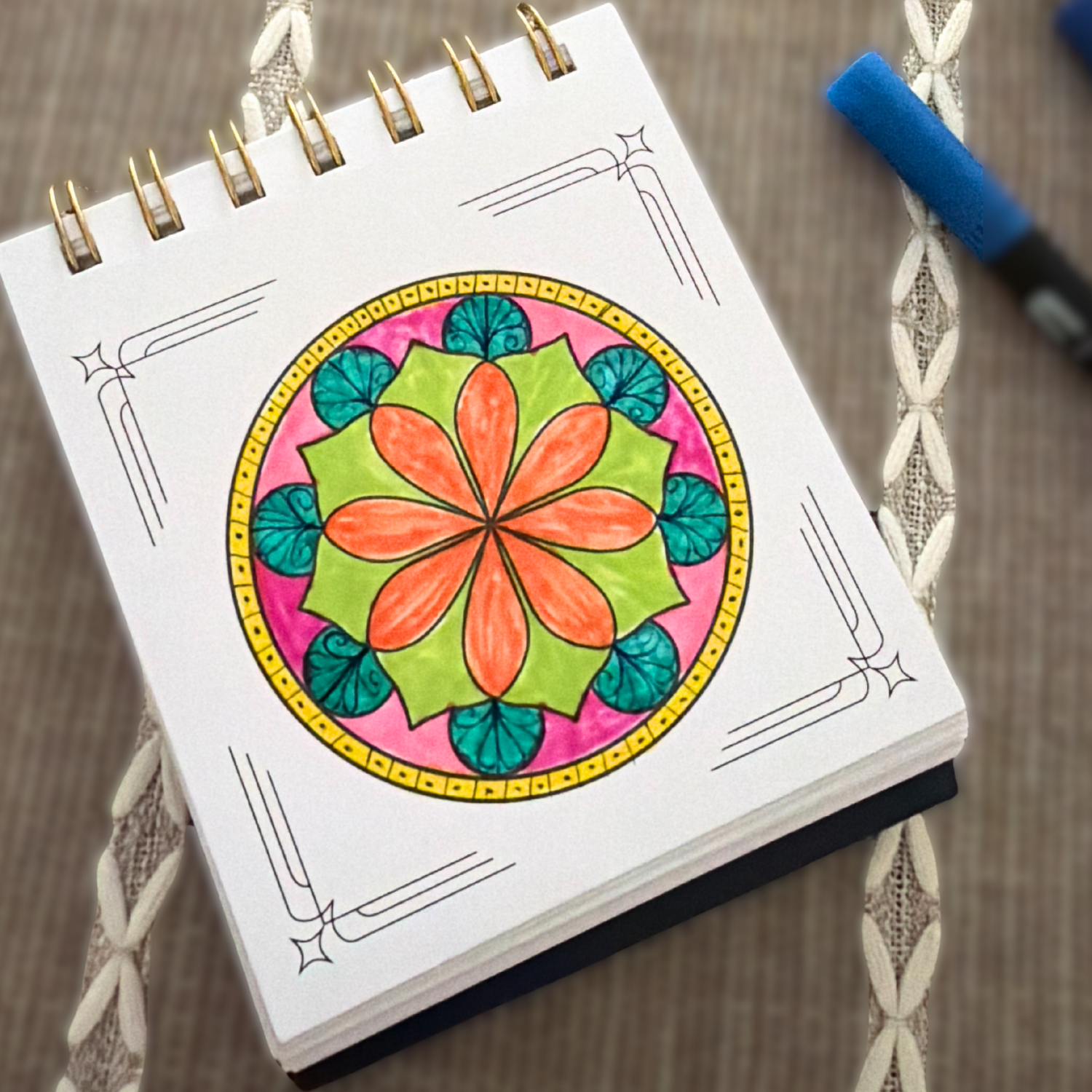 Libro de 50 mini mandalas para colorear-3