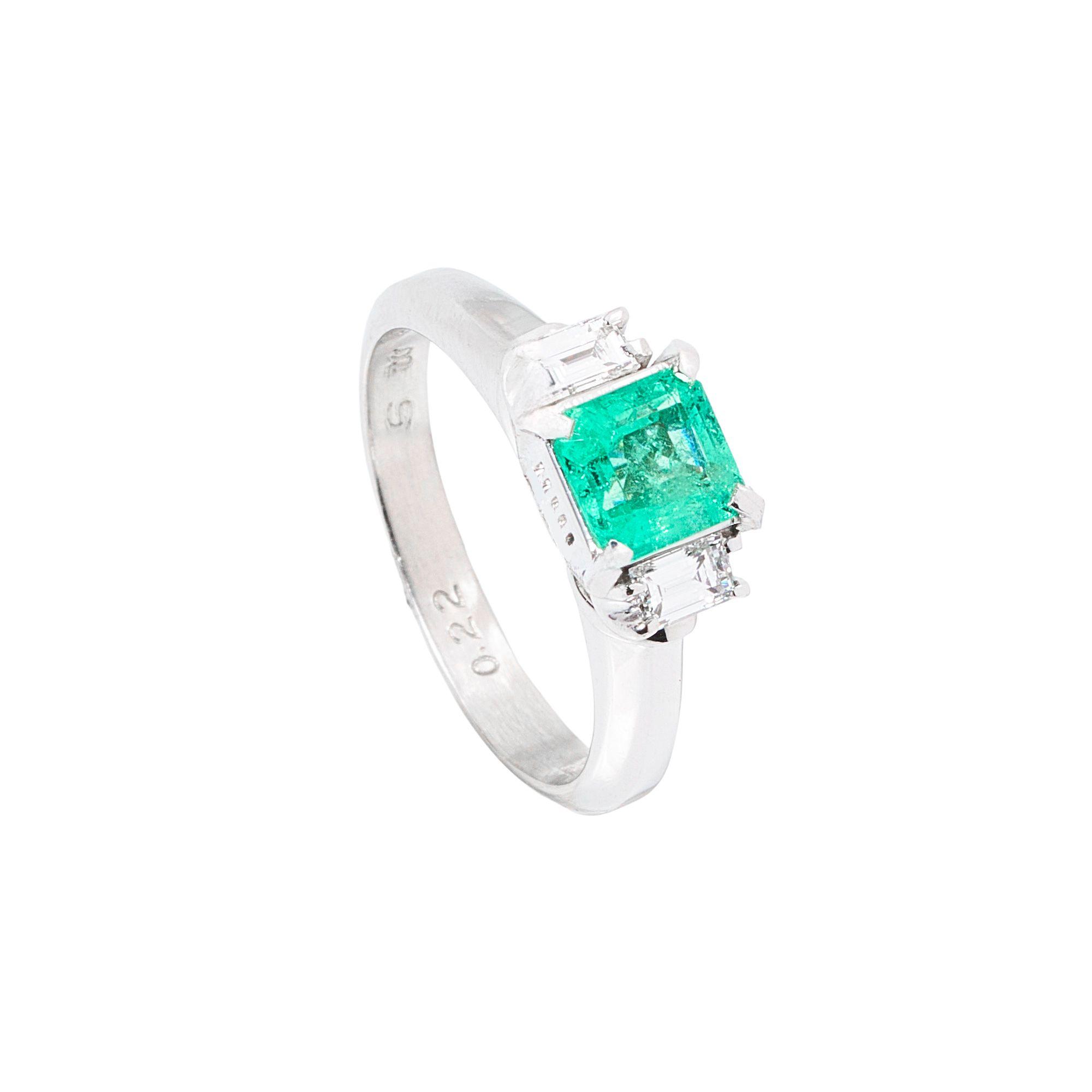 Anillo de Platino Esmeralda Princess. Talla 9-0