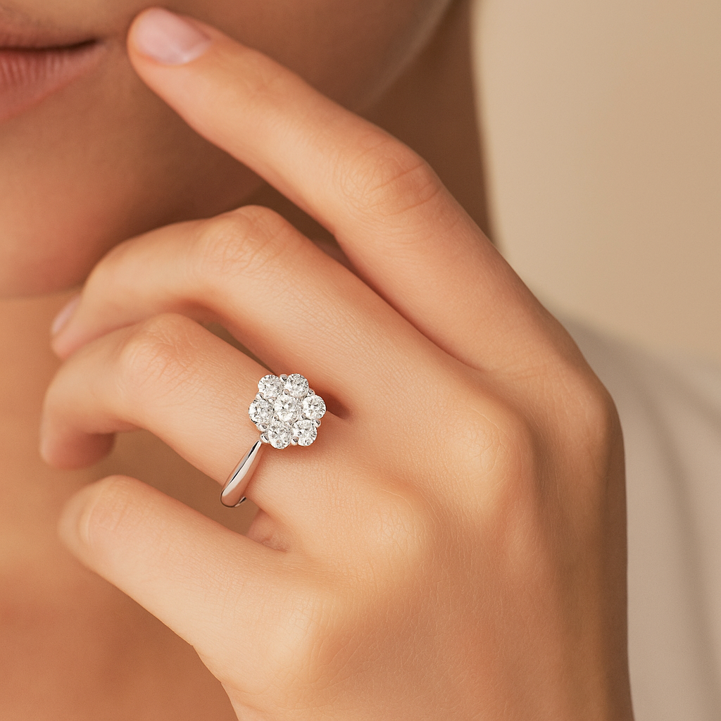 Anillo de Platino Roseta de Diamante. Talla 11-2