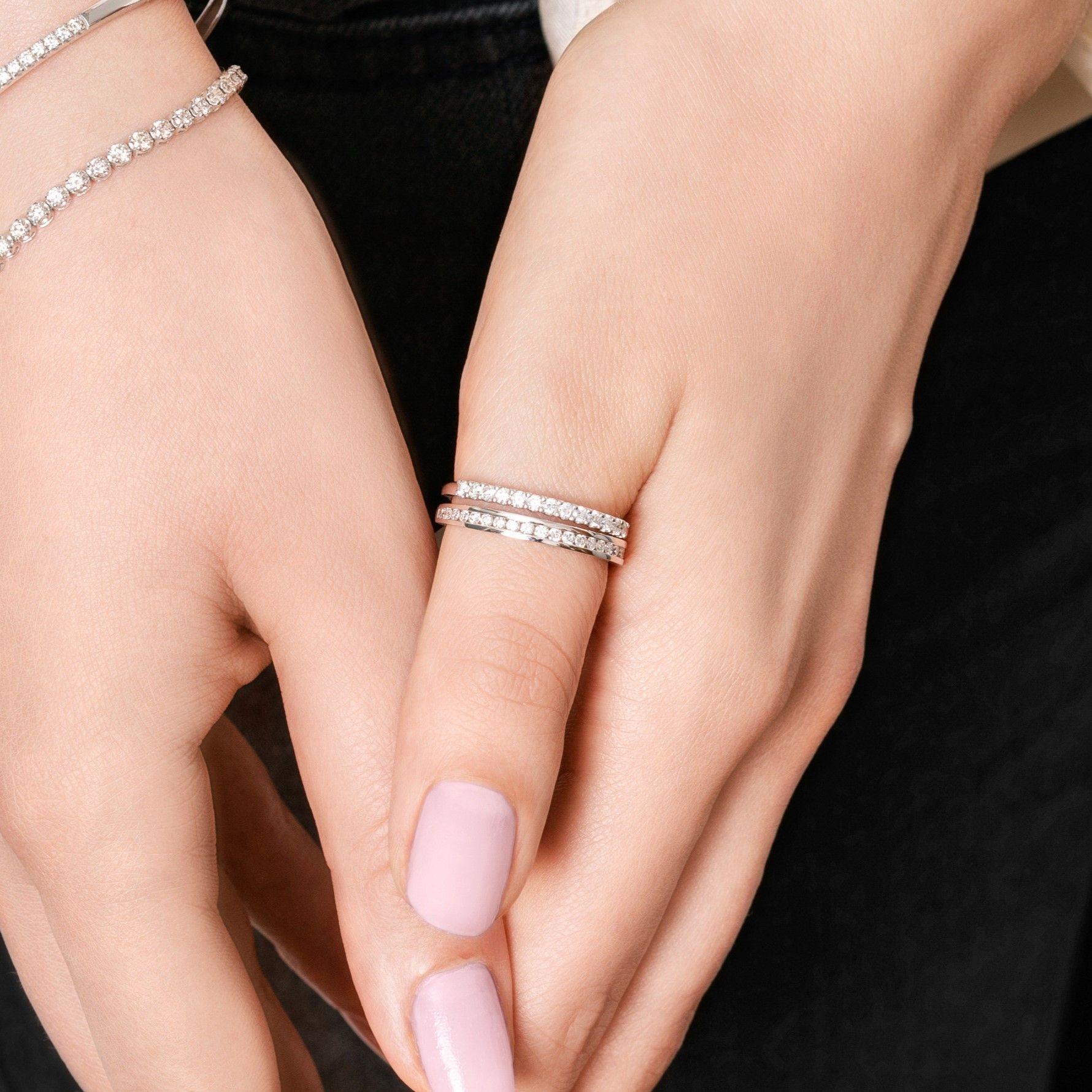 Anillo Medio Cintillo Oro Blanco 18K Diamantes Grifas #14-1