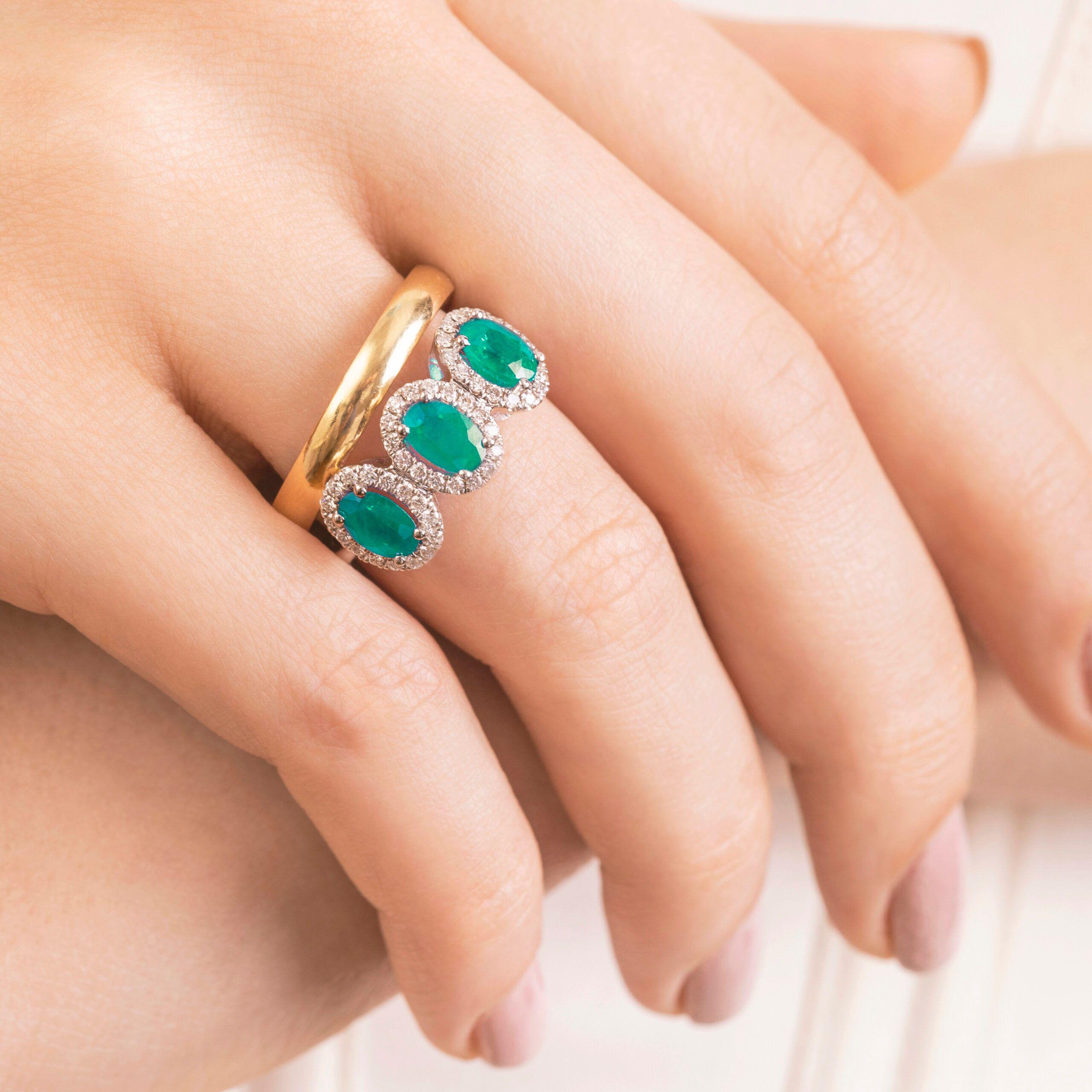 Anillo 3 Centros Esmeralda 1.42Ct Y Diamantes 0.33Ct Oro Blanco 18K-4