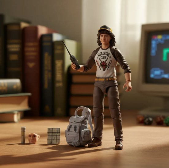 STRANGER THINGS FIGURA DE ACCION DUSTIN CON ACCESORIOS -4
