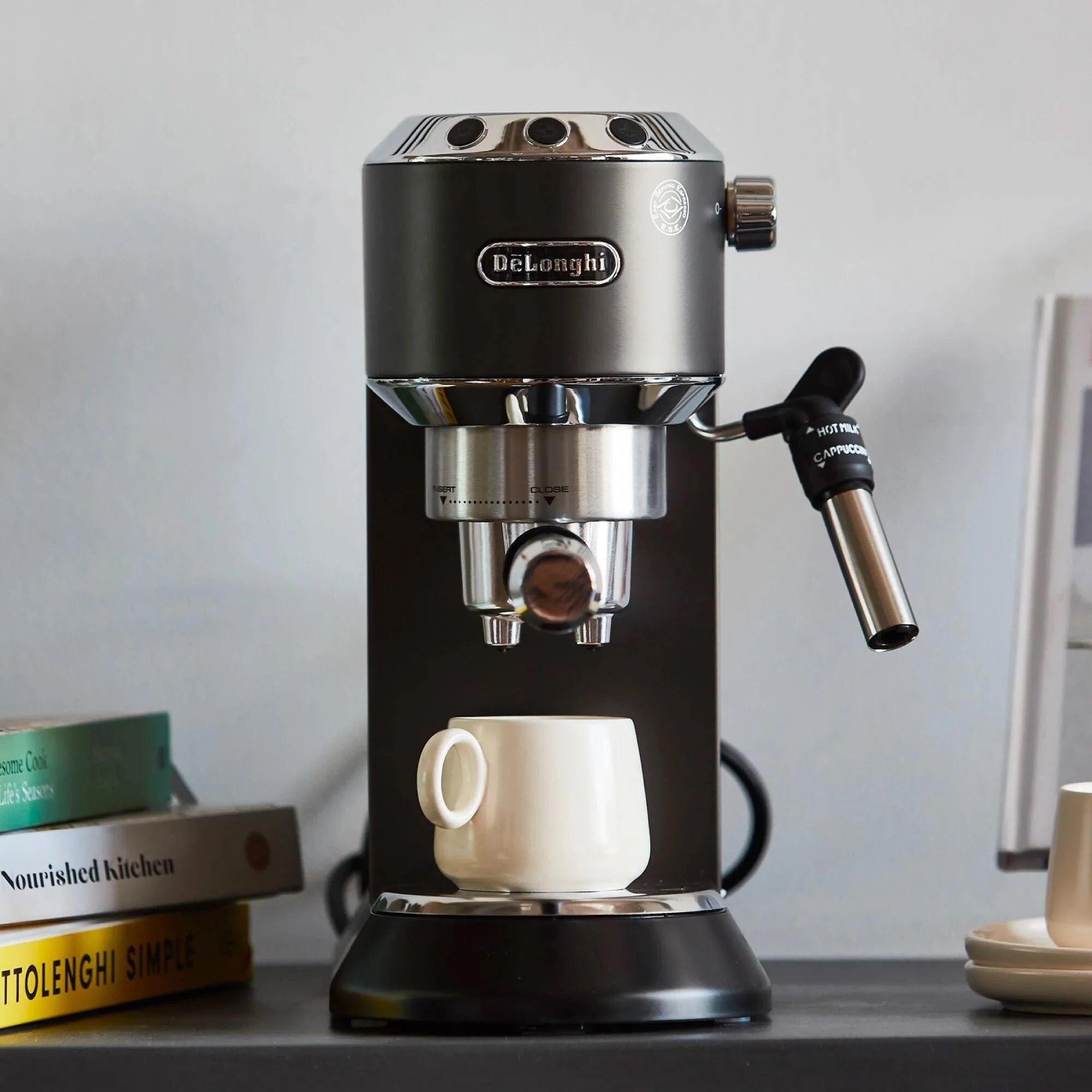 Cafetera DeLonghi Dedica Negro EC 685 BK-4