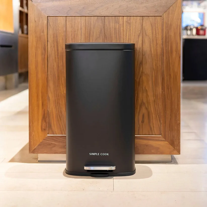 Basurero 30L con Pedal Negro Mate Simple Cook-5