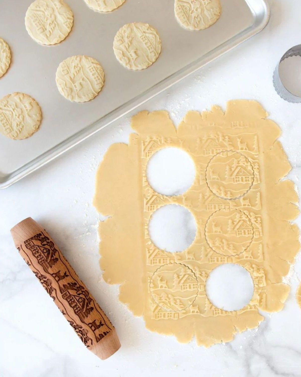 Woodland Cottage Embossed Rolling Pin Nordic Ware-2