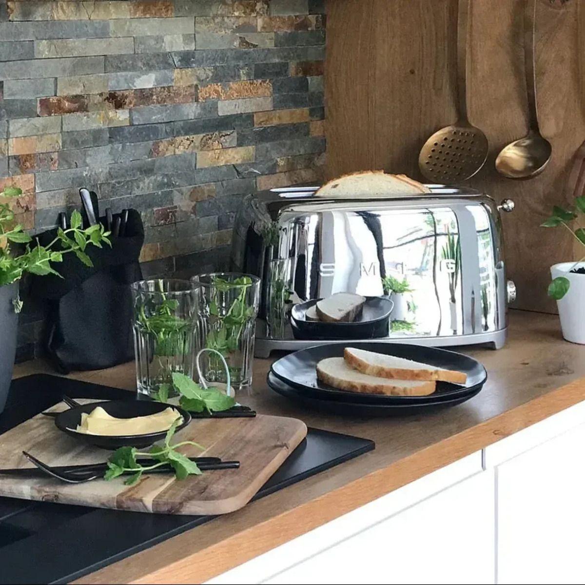 Tostador Smeg 4 panes Acero modelo TSF02SSEU-4