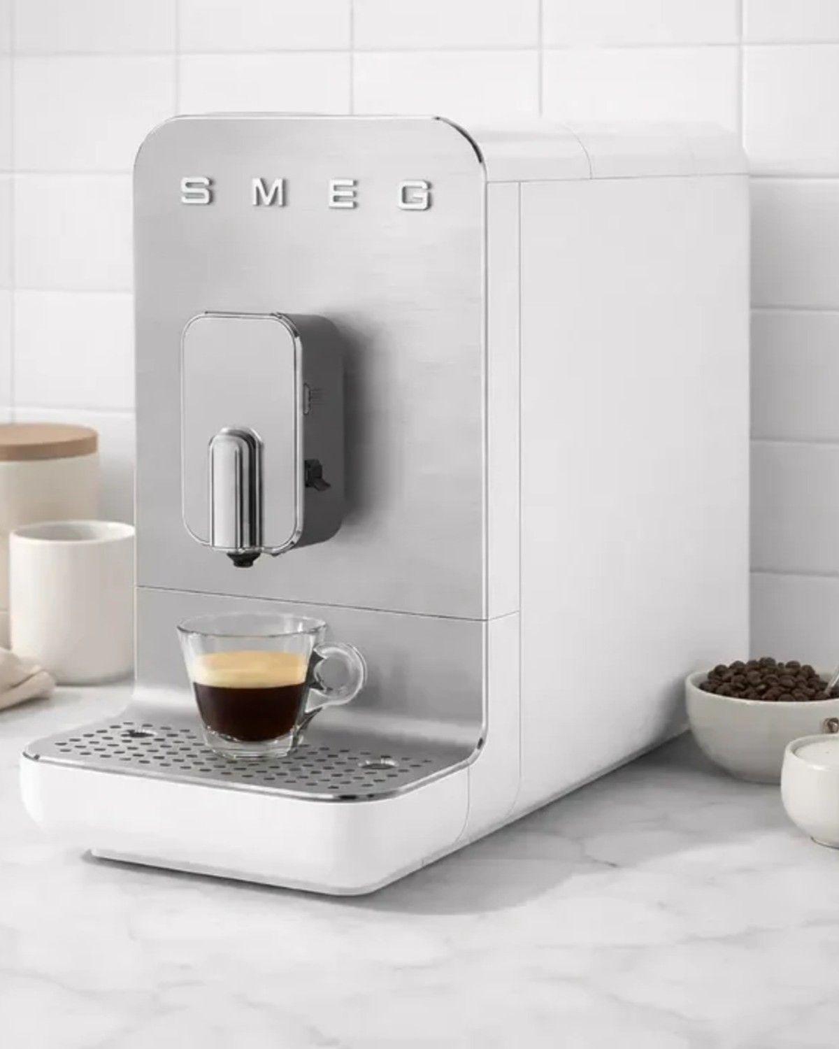 Cafetera espresso superautomatica Smeg-2