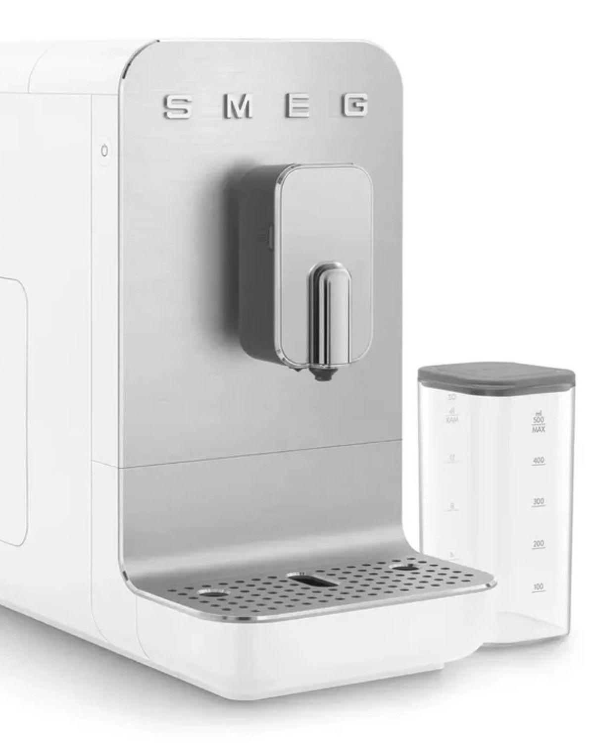 Cafetera espresso superautomatica Smeg-3