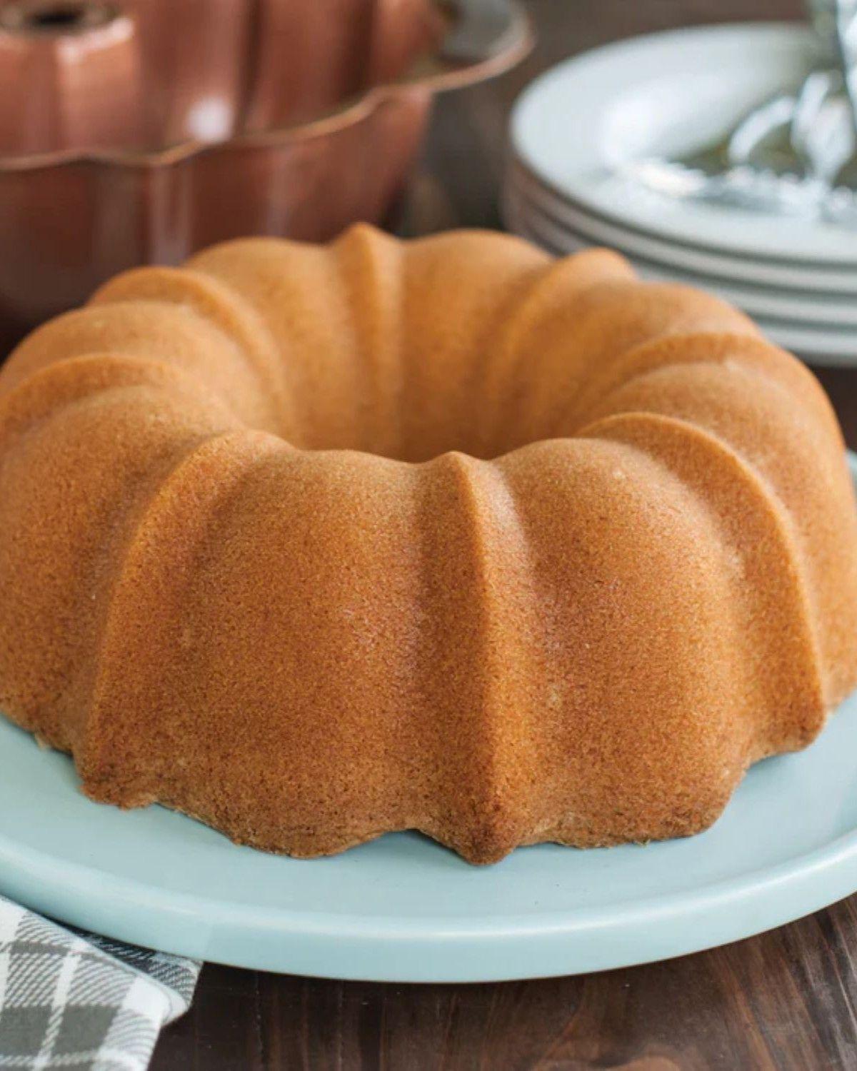 ProForm Anniversary Bundt Pan with Handles Nordic Ware-3