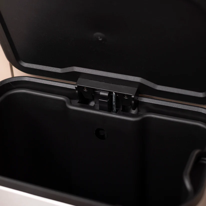 Basurero 30L con Pedal Mate y Anti Huellas Simple Cook-3