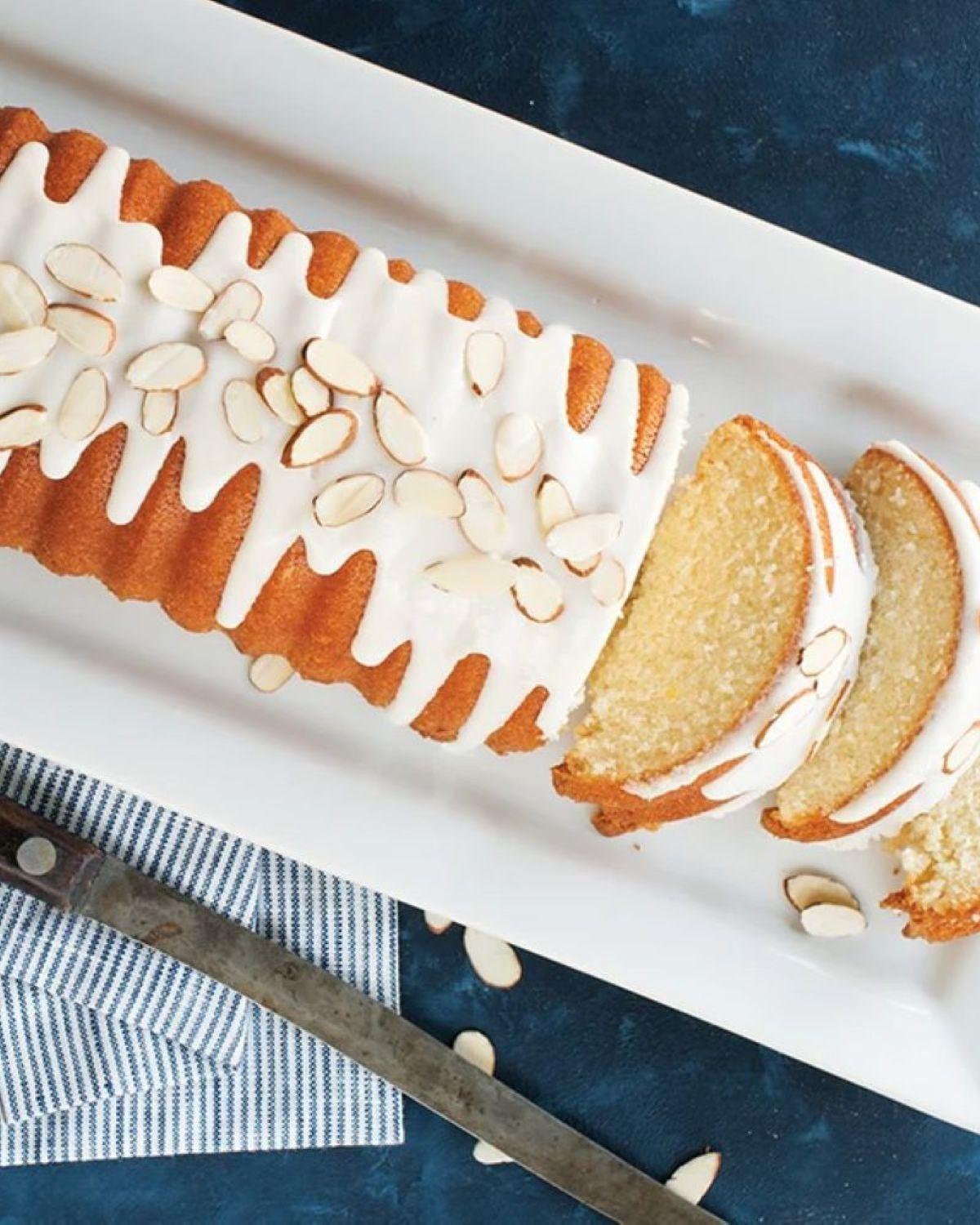 Cinnamon Bread & Almond Loaf Pan Nordic Ware-1