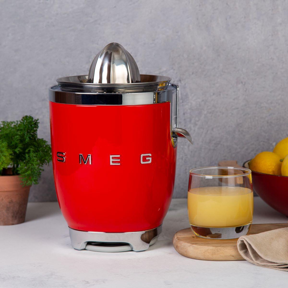 Exprimidor Smeg Rojo modelo CJF01RDEU-2