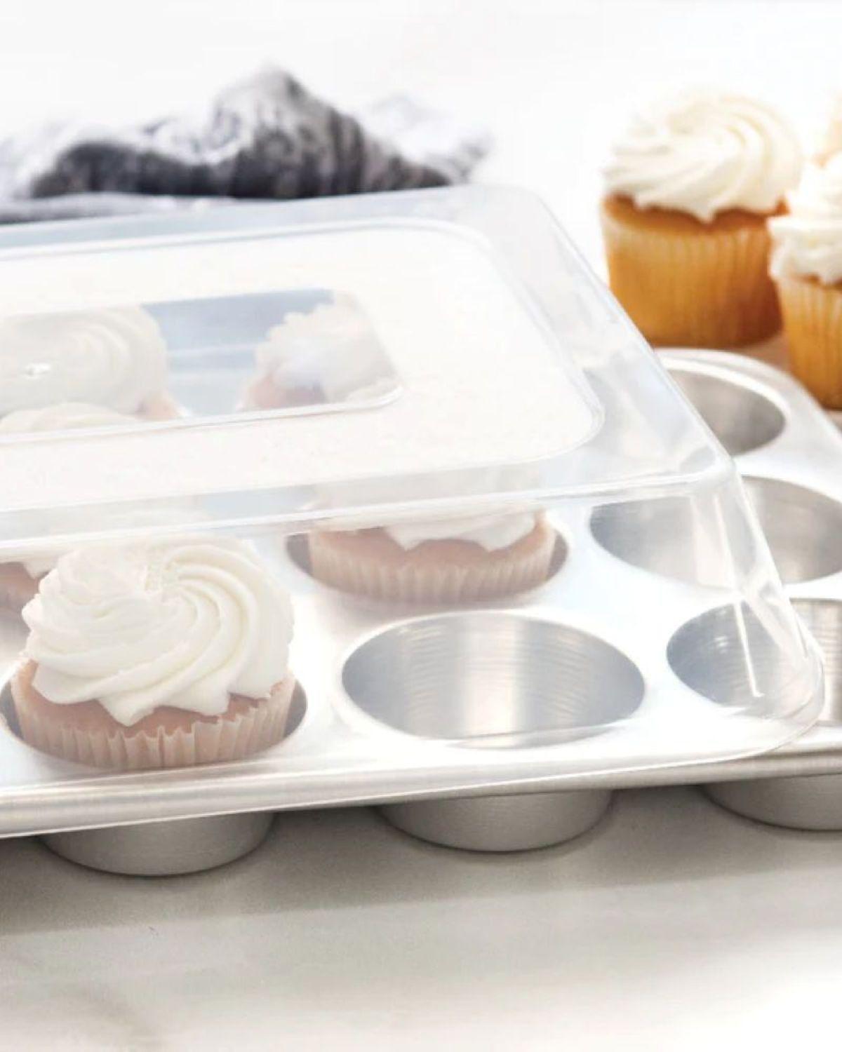 Molde Naturals 12 Cavity Muffin Pan Nordic Ware-5