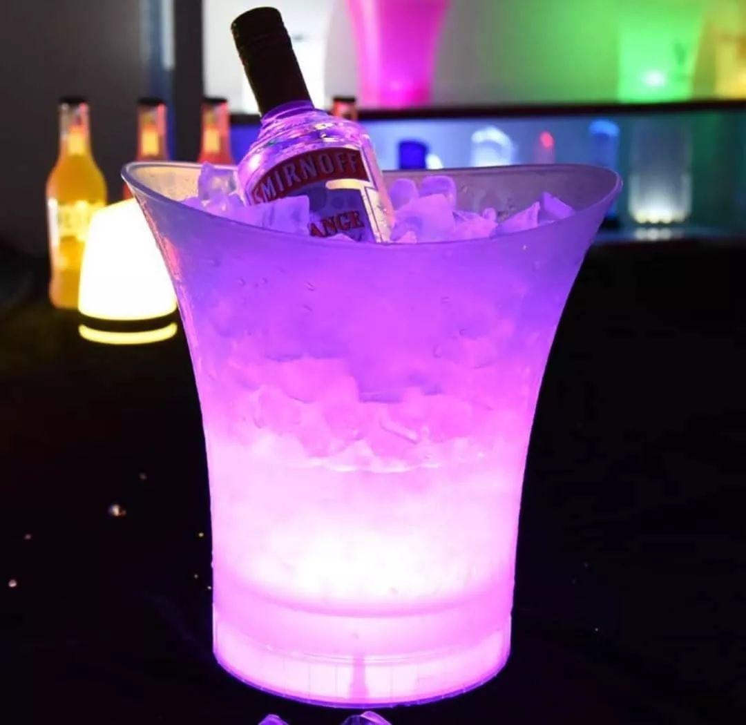 Hielera Cubetera Con Bluetooth Luz Led RGB Y Parlante-3