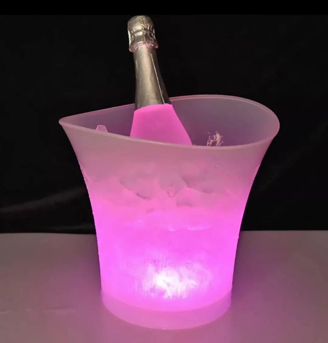 Hielera Cubetera Con Bluetooth Luz Led RGB Y Parlante-4