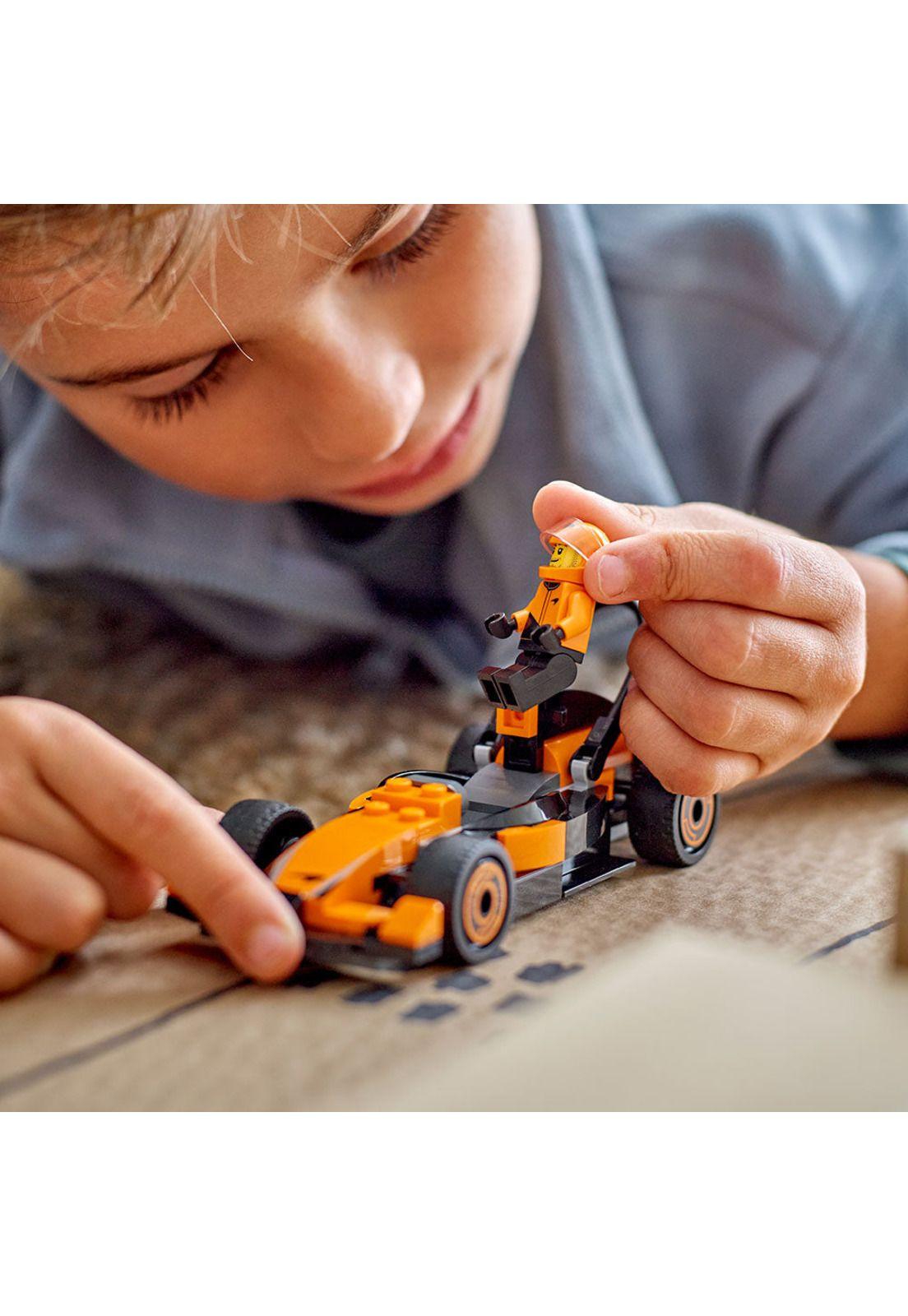 LEGO Piloto de F1 con Auto McLaren - 60442-6